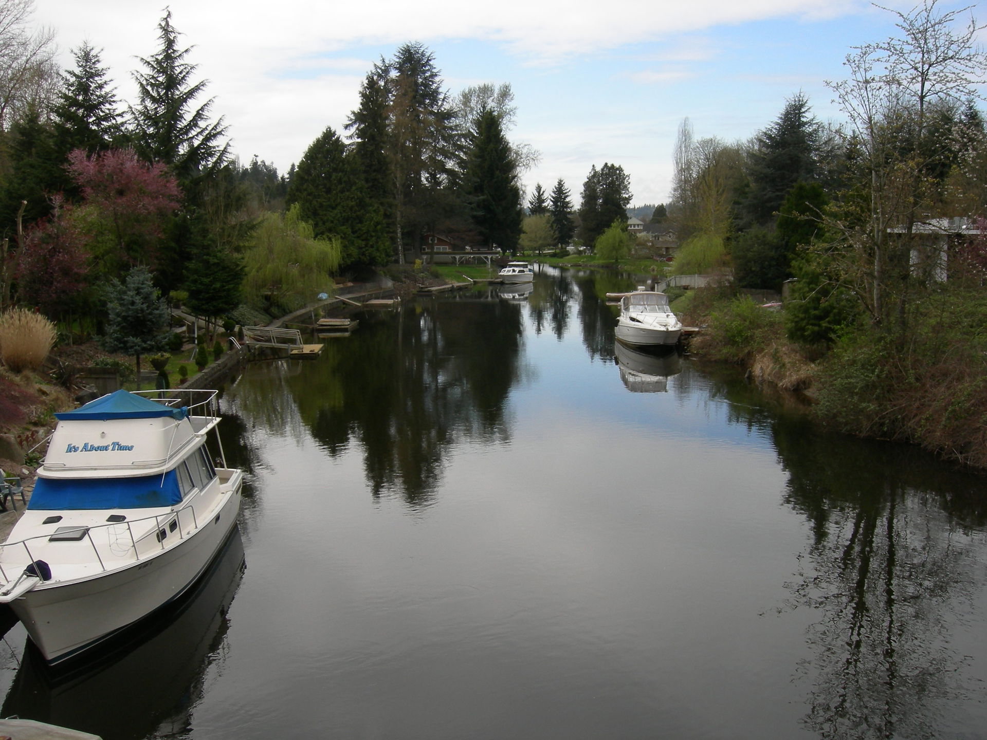 Sammammish River, Kenmore, Washington near the Bothell-Kenmore …