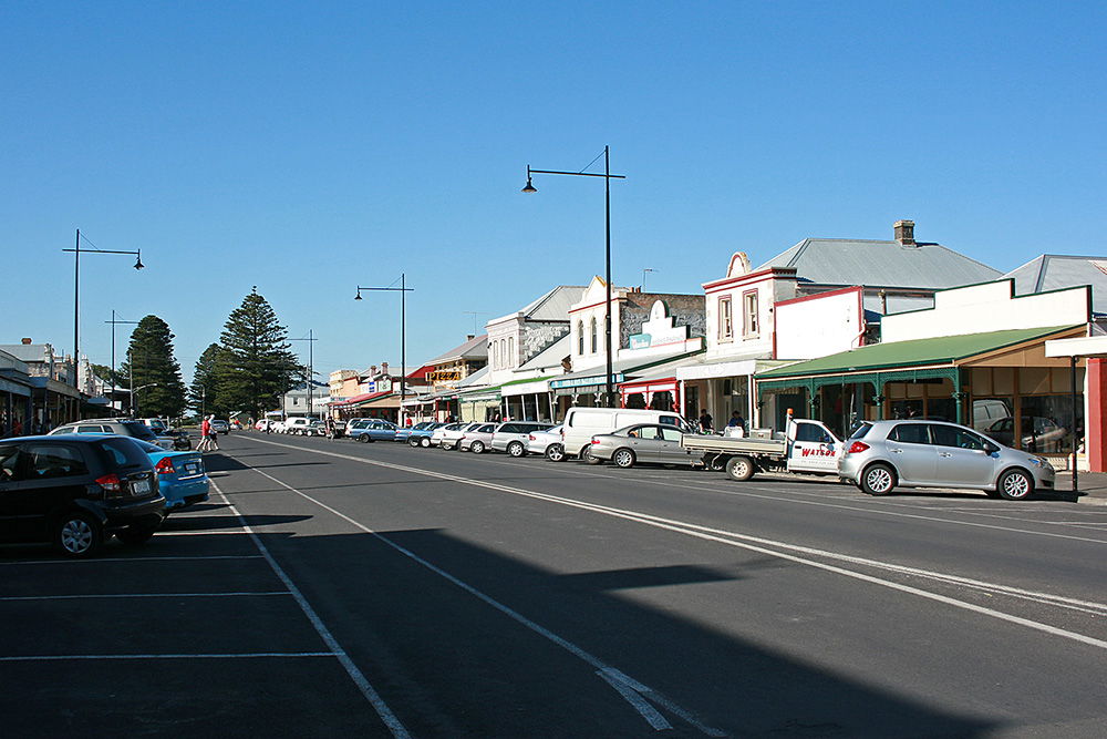 The main shopping strip in Port Fairy. Port Fairy, Victoria, Au…