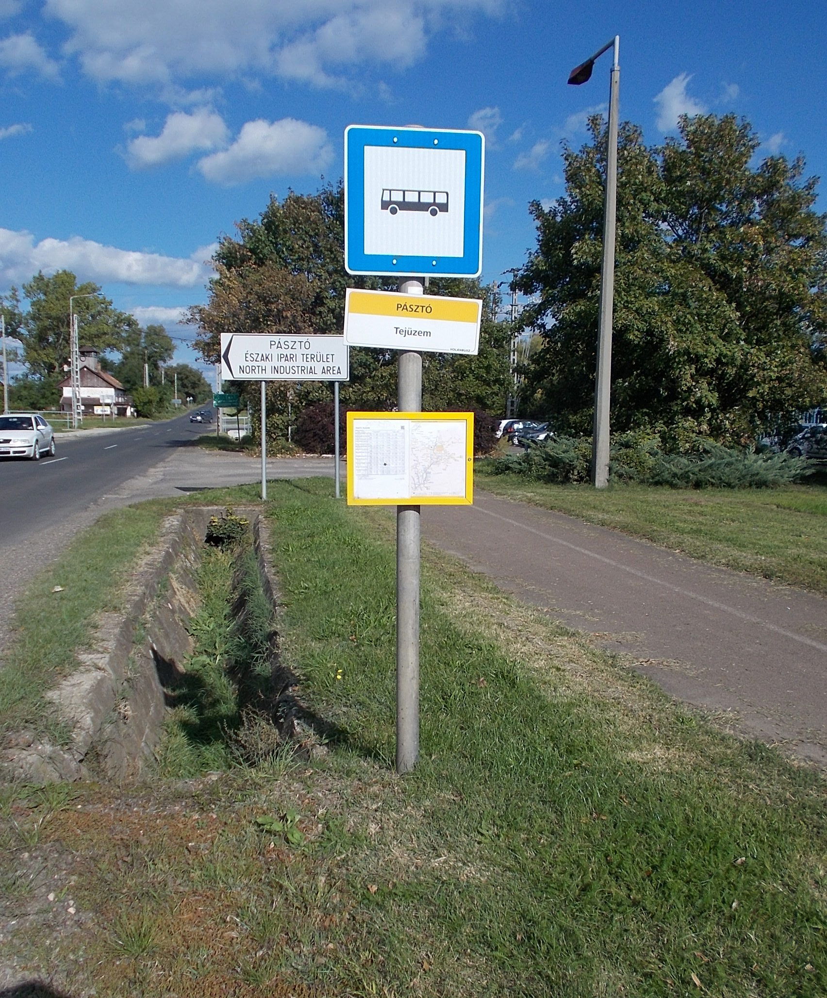 'Pásztó, tejüzem' bus stop (lines 1305, 3060, 3061, 3062, 3064,…