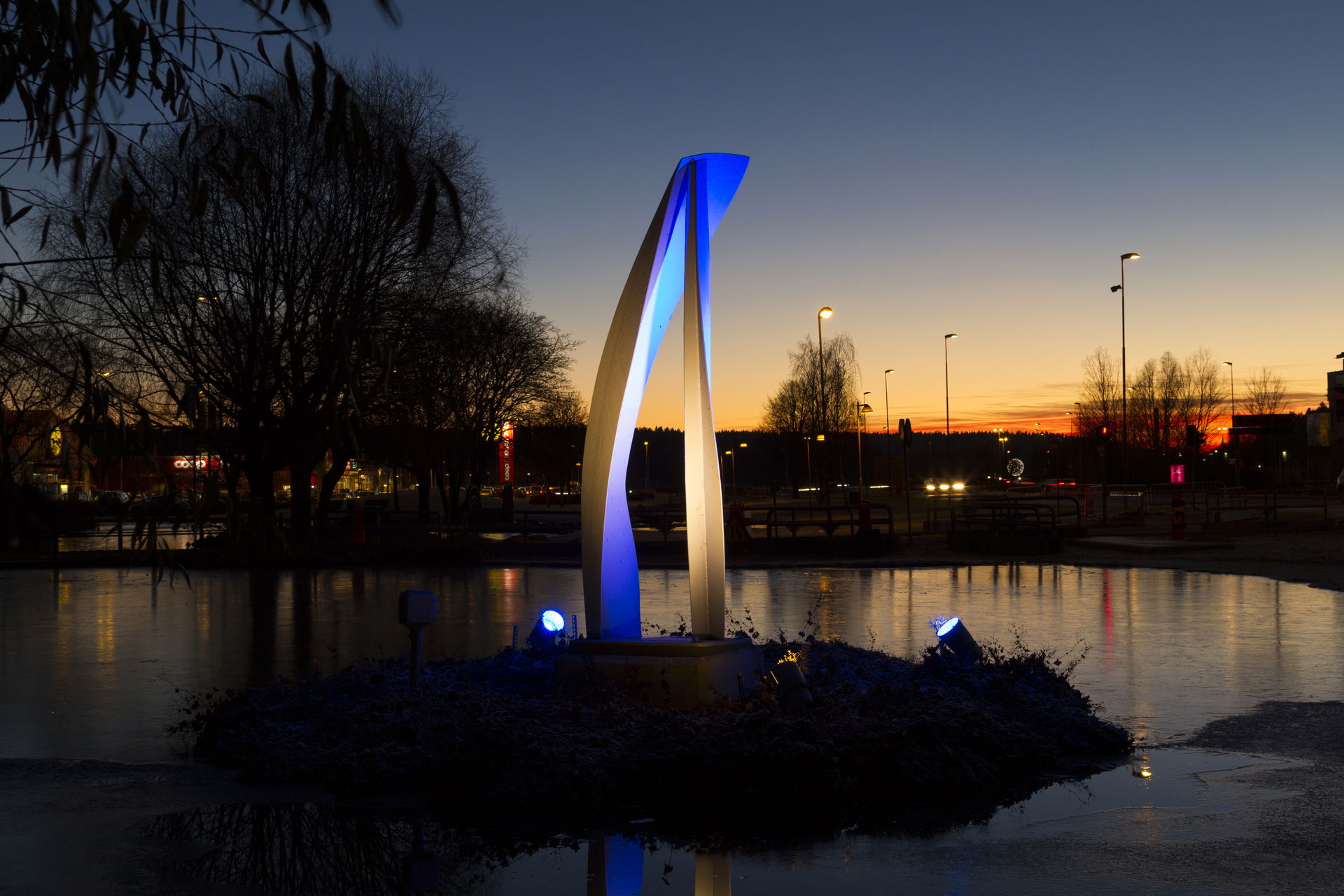 The sculpture "Blue Shape" by Larz Eldbåge in Märsta, Sweden