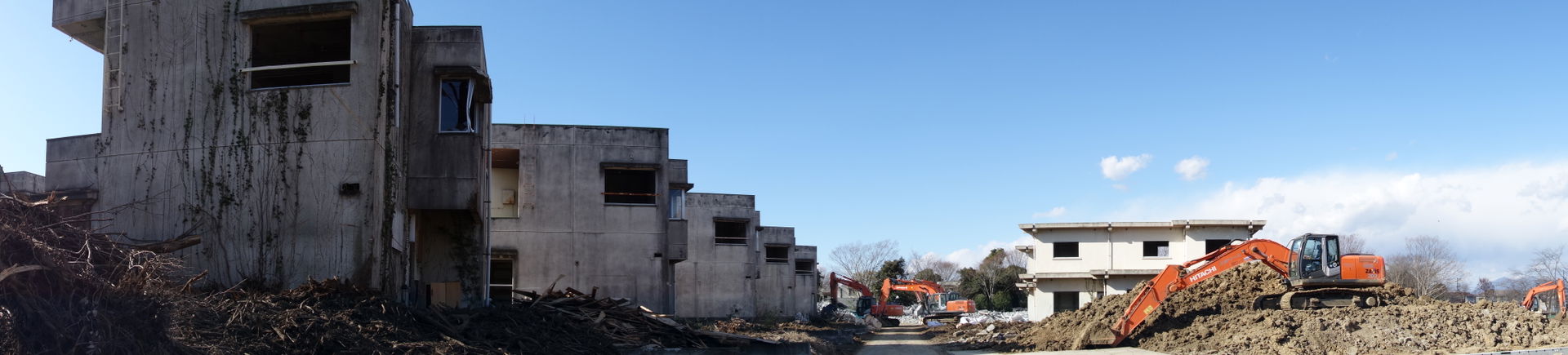 つくば市並木3丁目の公務員宿舎の取り壊しと宅地造成。2014年(平26)5月につくば市と関東財務局は市内の国家公務員宿舎の約7…