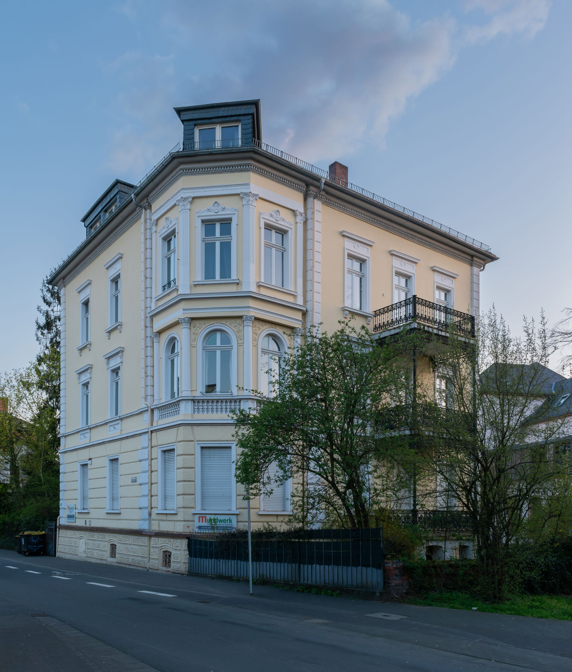 This is a picture of the Hessian Kulturdenkmal (cultural monume…