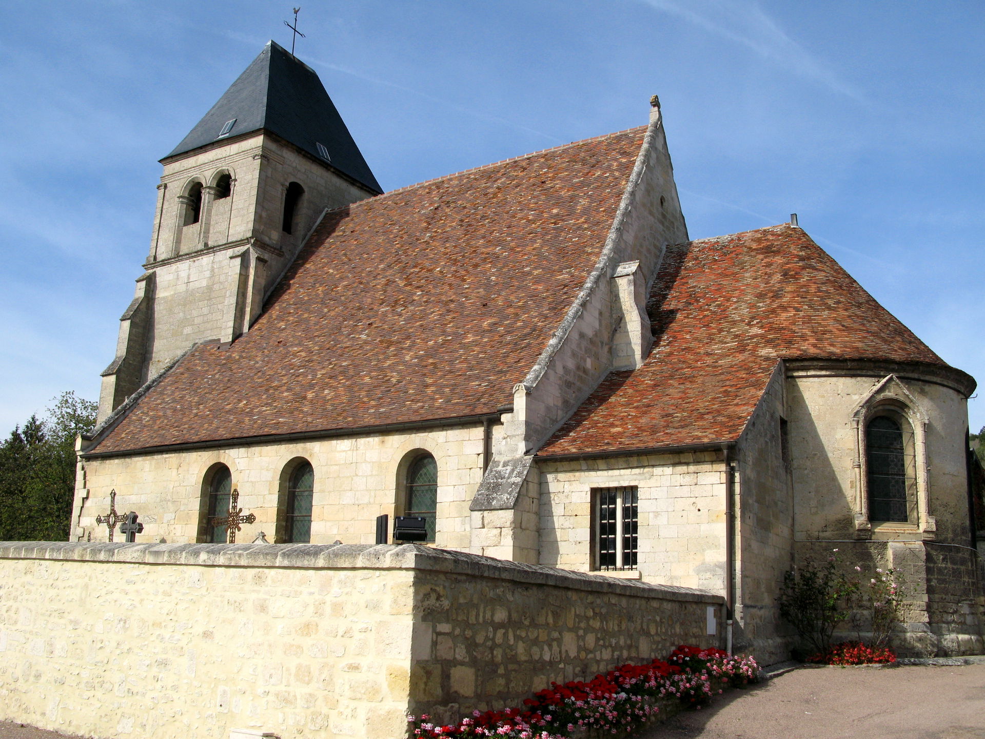Berny-Rivière (Aisne, France) -
L'église Saint-Martin.
T…