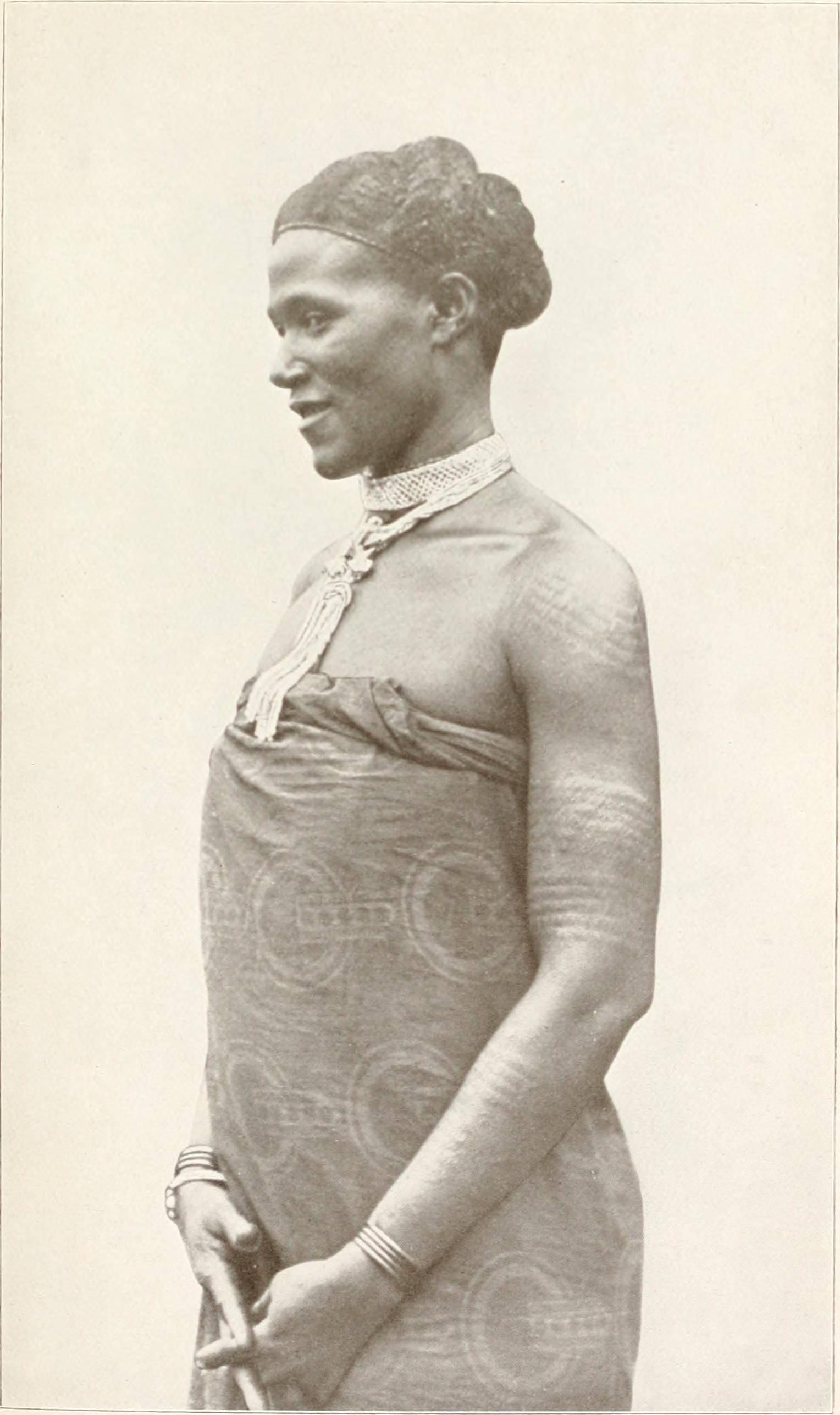 Bule woman Menge from Bitje
Identifier: fromcongotoniger02adolu…