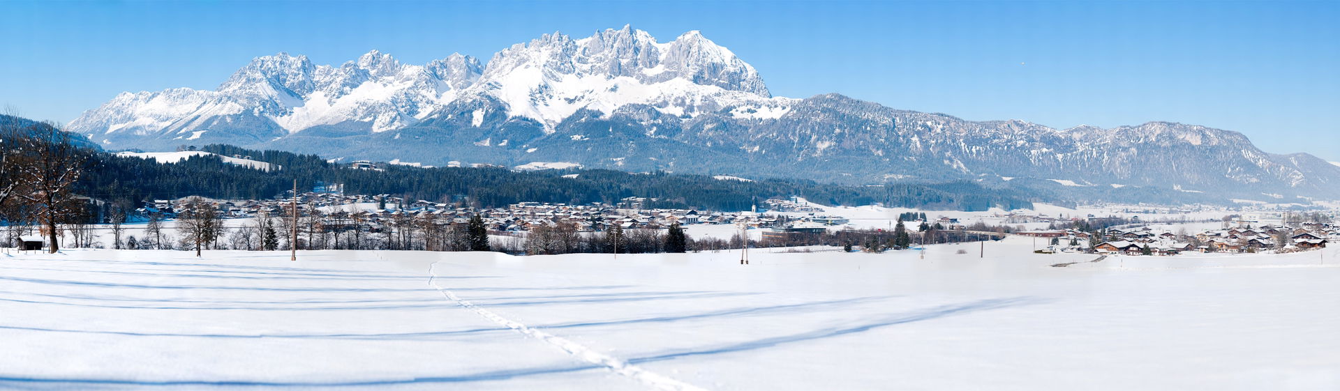 View onto Oberndorf in Tirol with the "Wilder Kaiser" in the ba…
