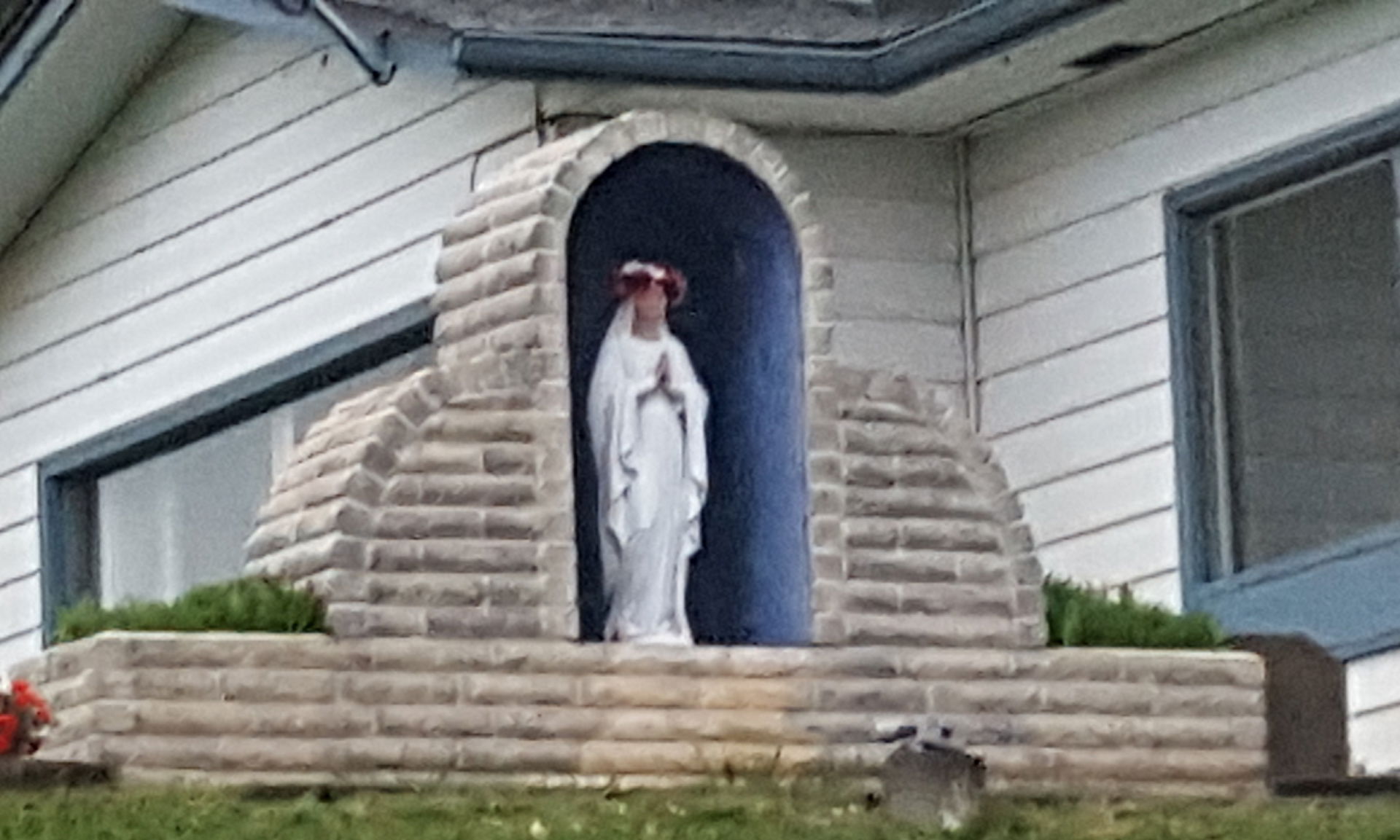 Statue at All Souls Catholic Church in Myrtle Creek Oregon
