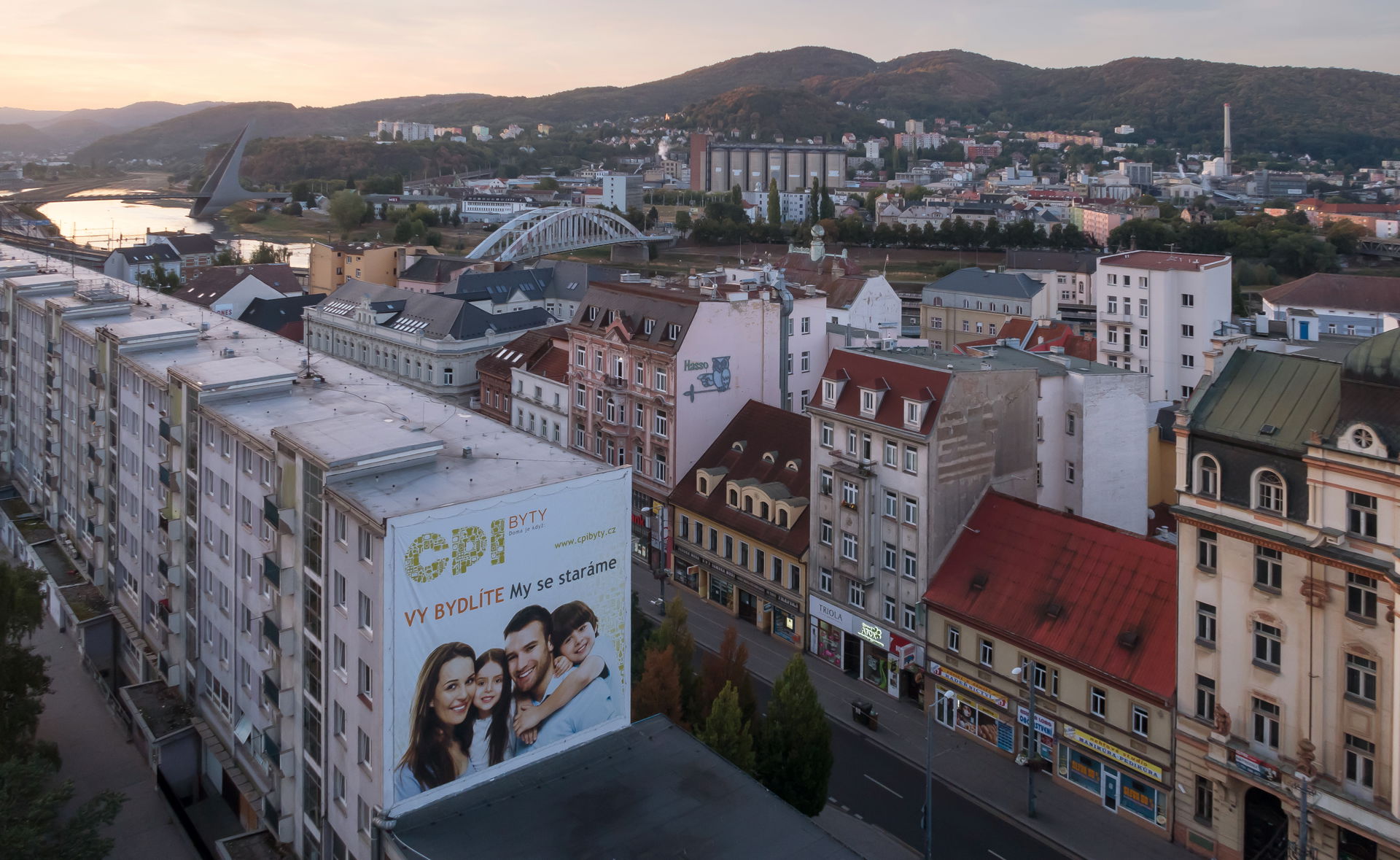 Ústí nad Labem, street view Mírové Náměstí to the east from Int…
