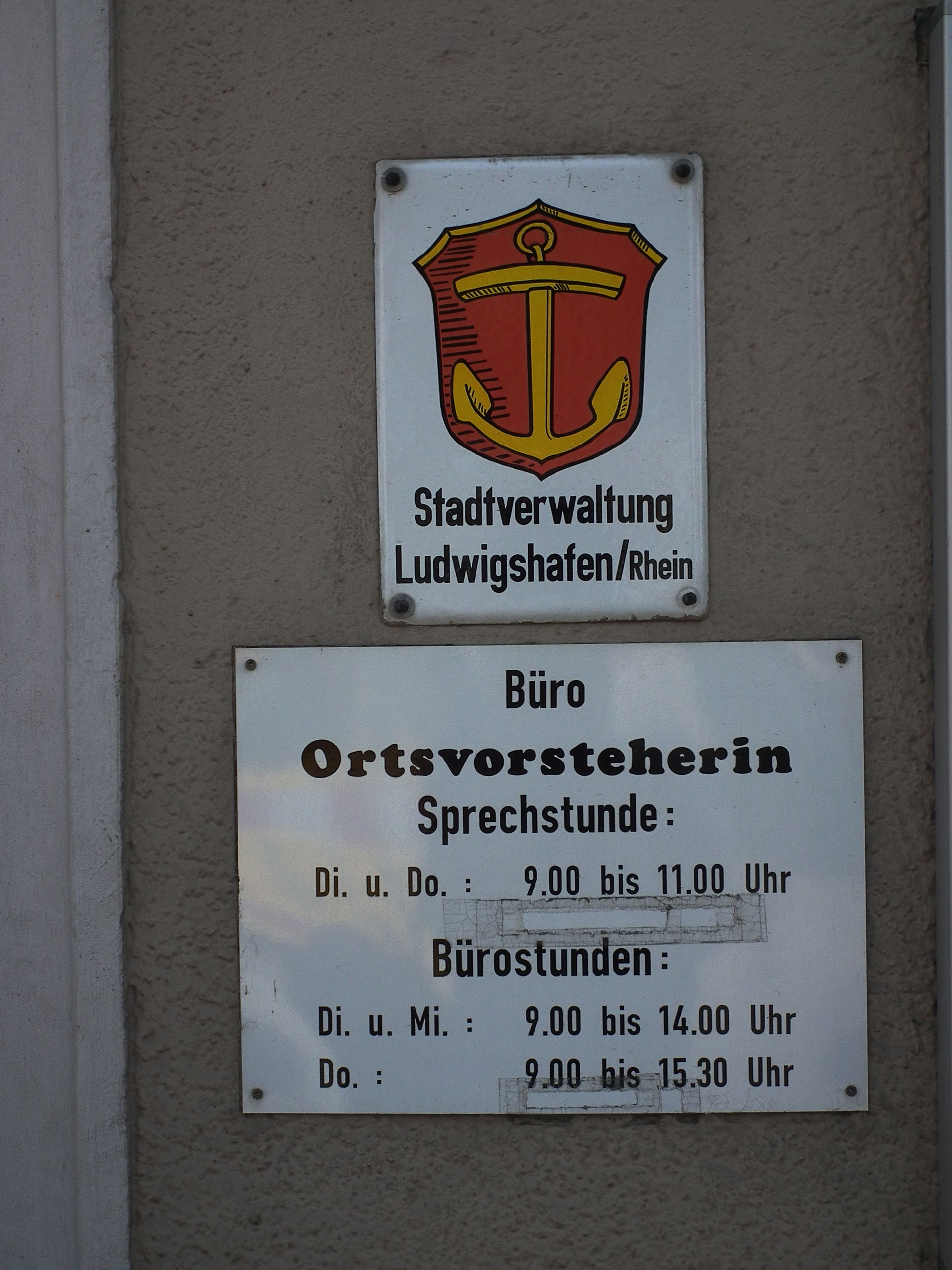 Gemeindehaus und Außenstelle der Stadtverwaltung Ludwighafen in…