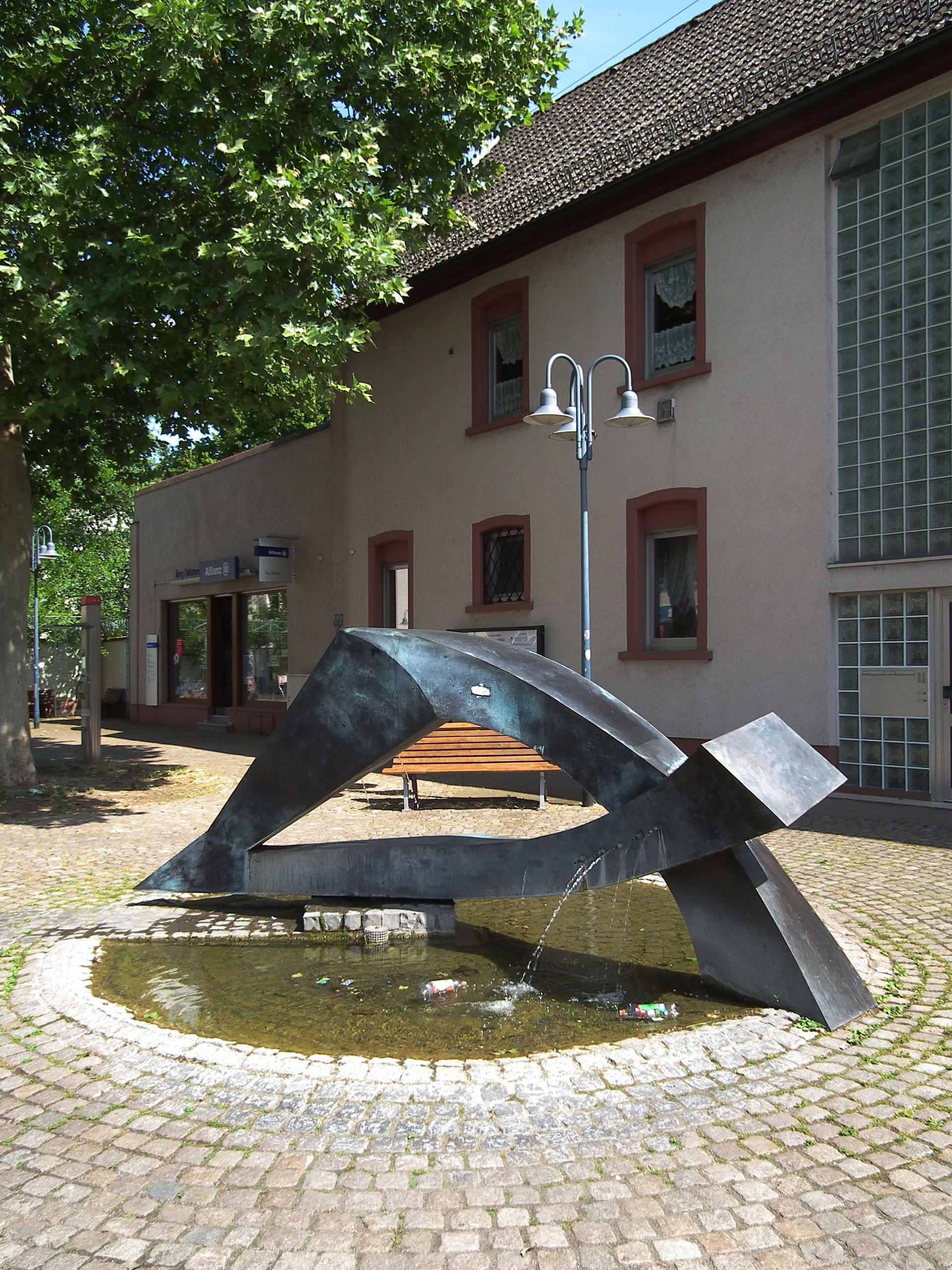 Brunnen in Rheingönheim (Rheinland-Pfalz, Deutschland)