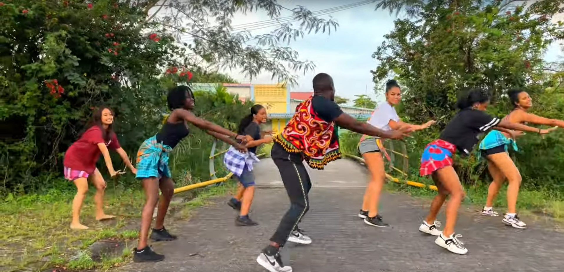 Banamba (dans en muziek), Saamaka, Suriname