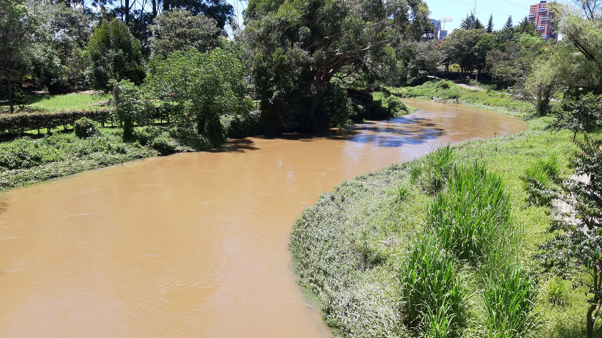 Rio Rionegro del Municipio de Rionegro durante una creciente. A…