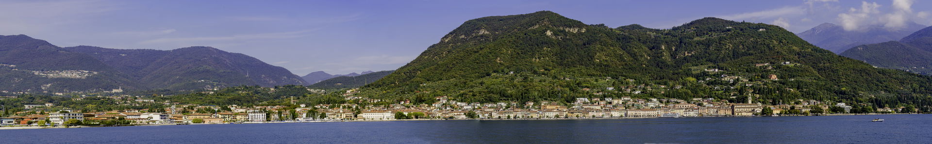 Gulf and view of Salò.