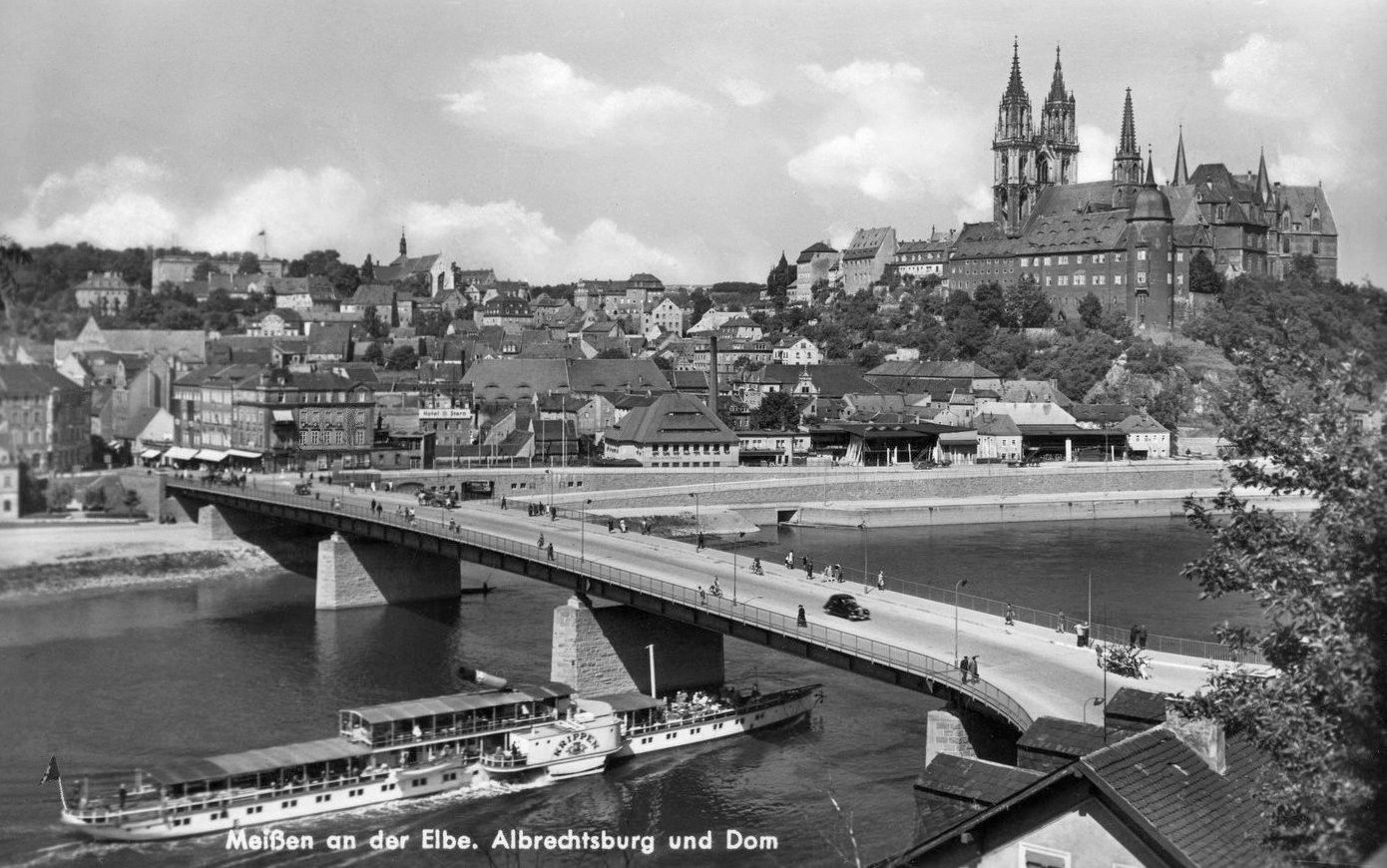 Meißen; Albrechtsburg und Dom - Elbe mit Dampfer Krippen