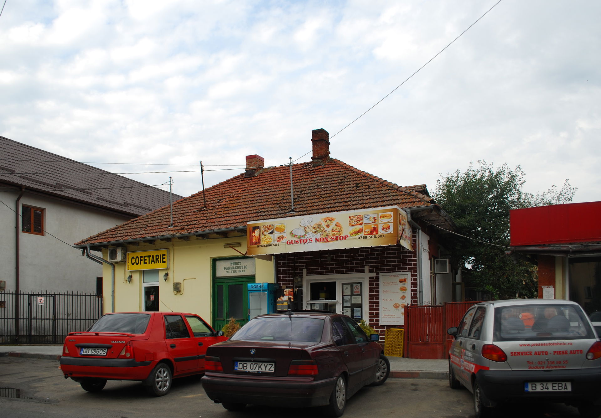 House with pharmacy in Găești, Dâmbovița County, Romania