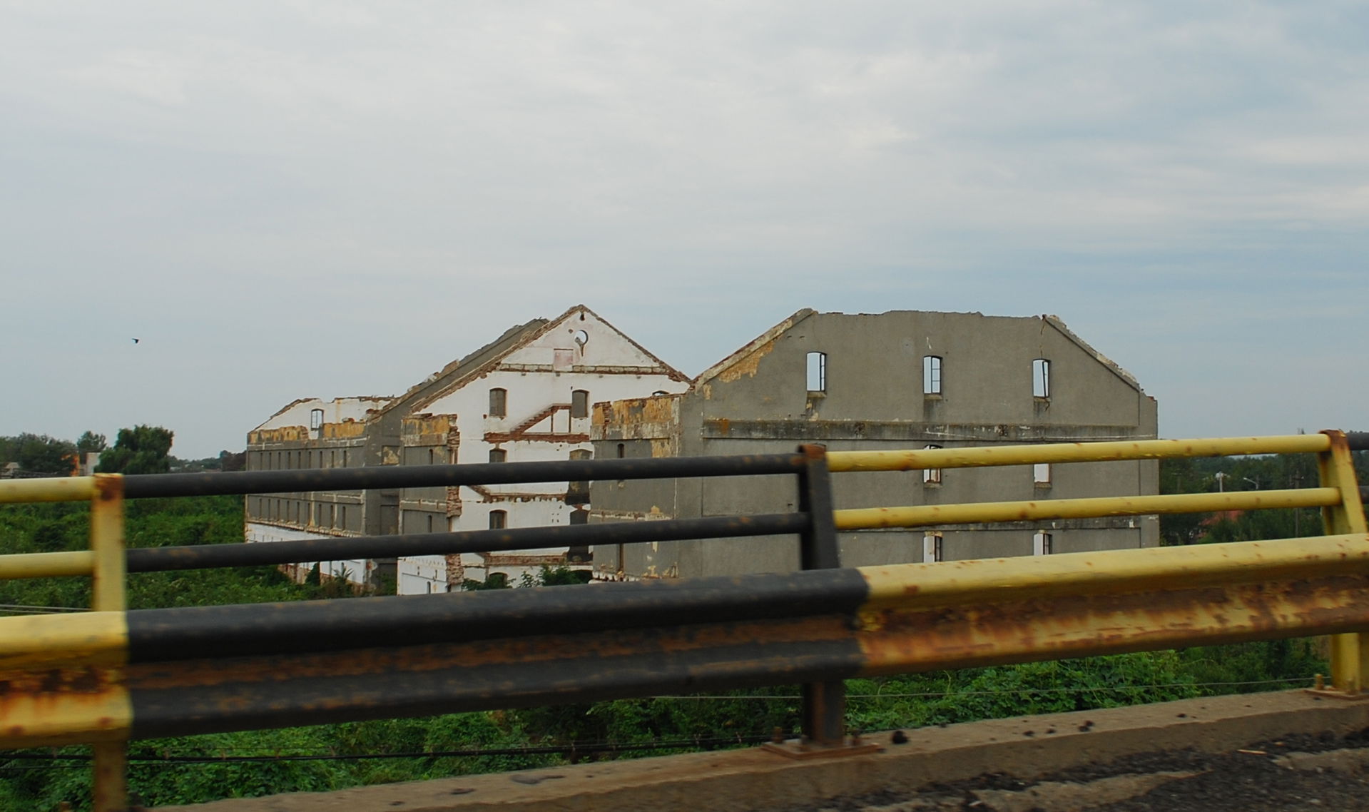Former tobacco warehouse in Găești, Dâmbovița County, Romania