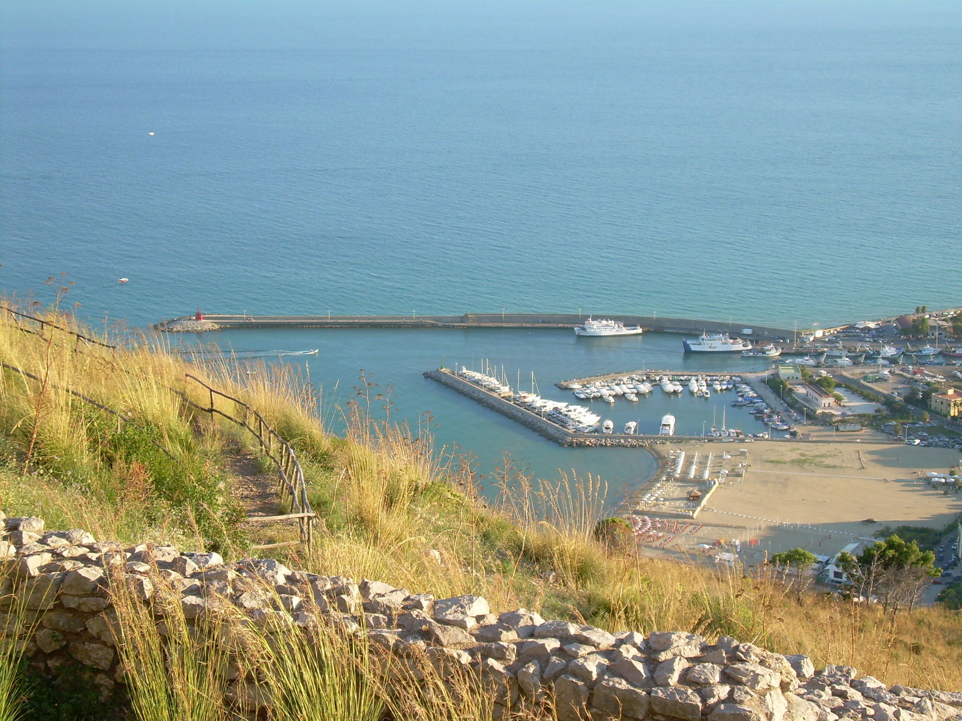 Porto di Terracina visto da Monte Giove
