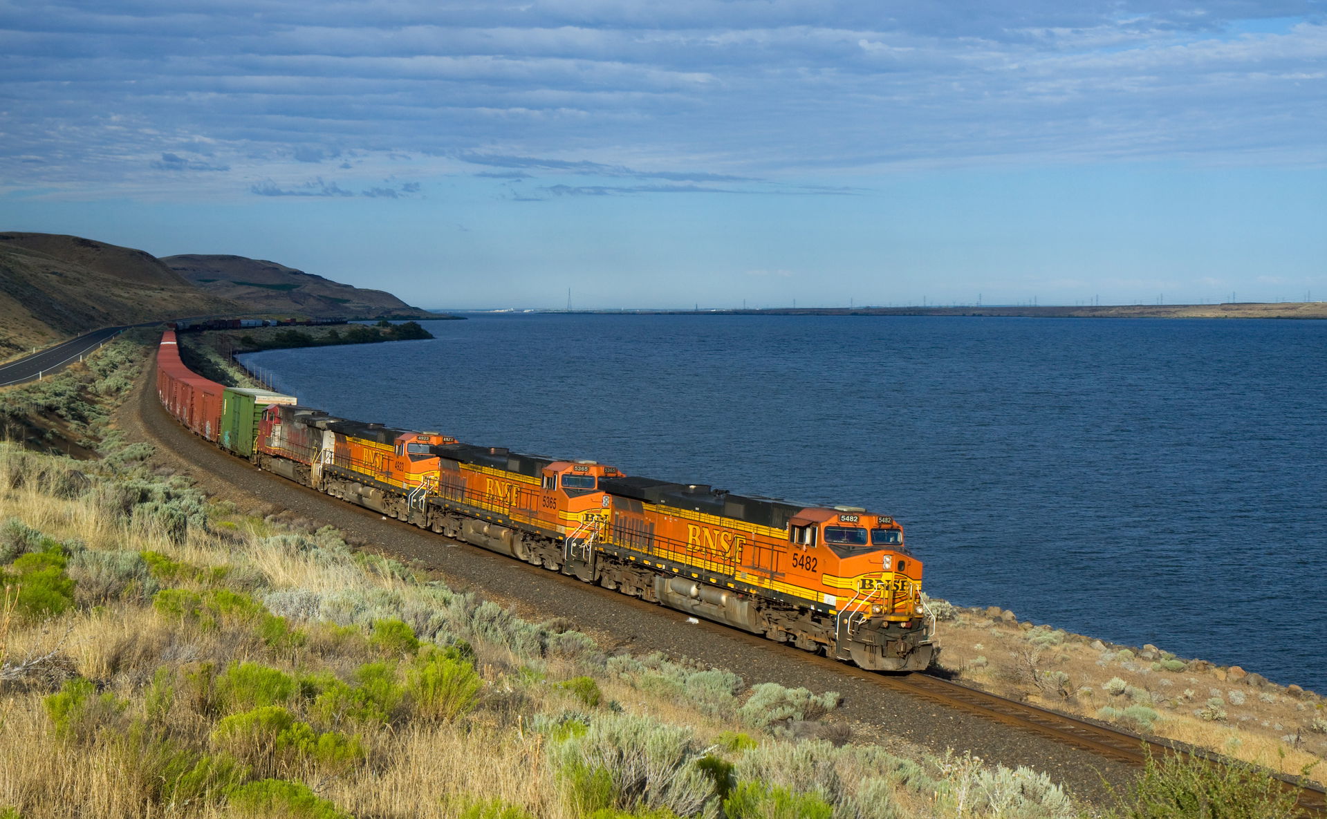 Mixed BNSF freight train between Kennewick and Wishram, WA. The…