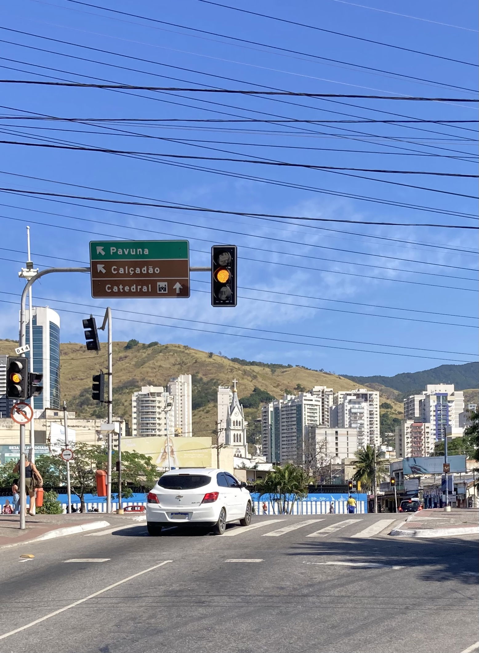 Cruzamento entre Rua Dr Barros Júnior e a Via Light em Nova Igu…