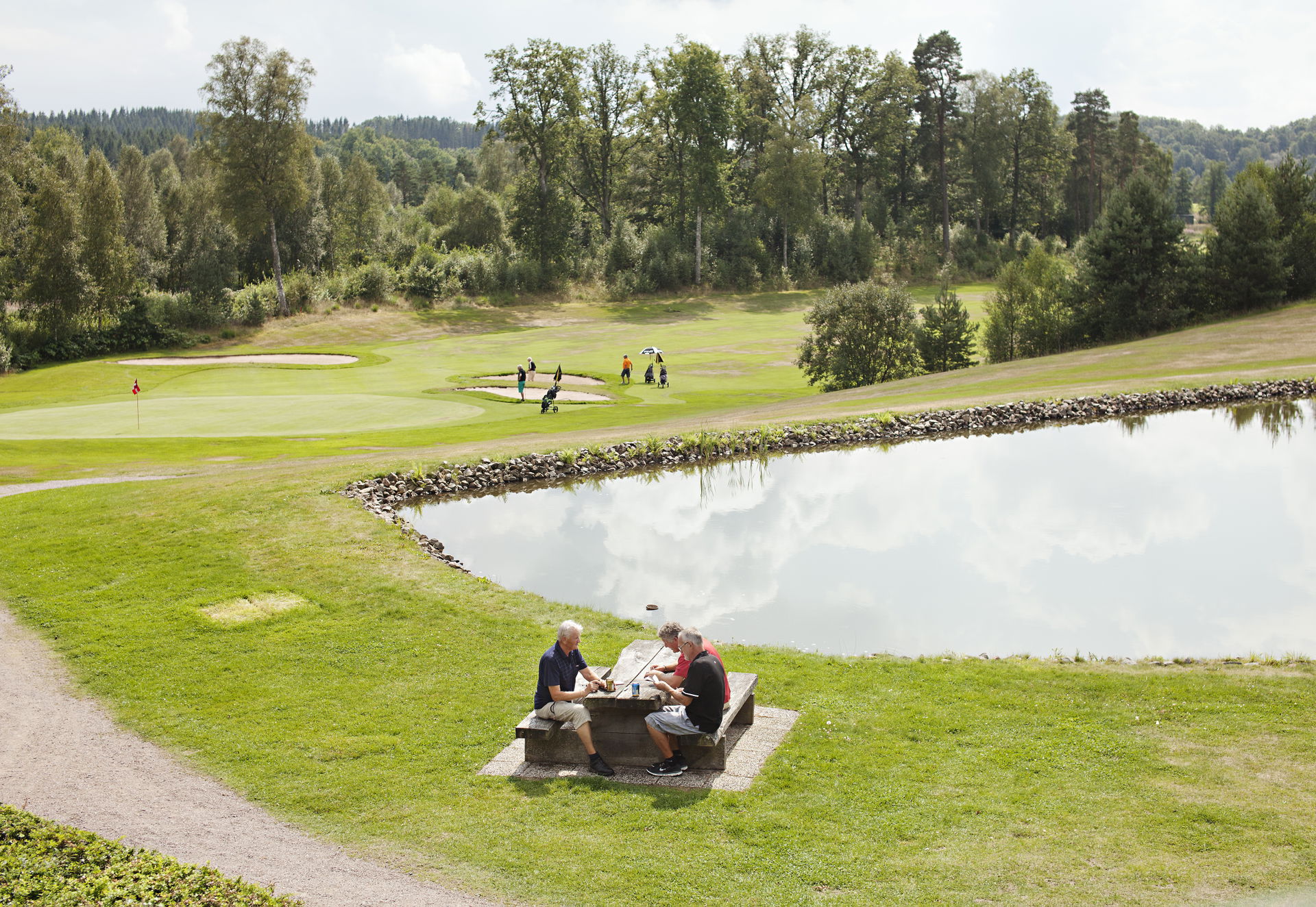 Paus på golfbanan i Eket.