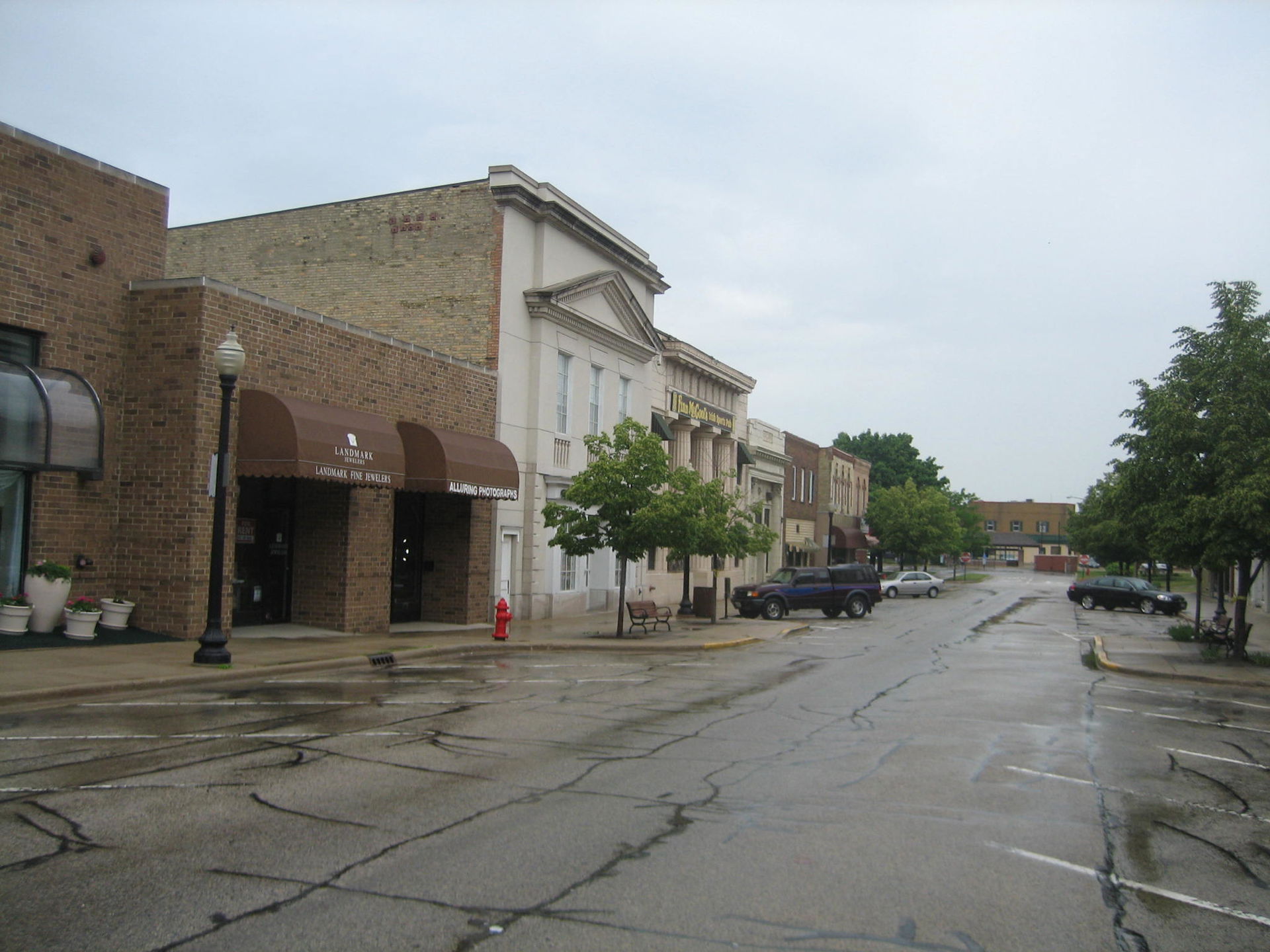 Downtown Crystal Lake, Illinois, USA