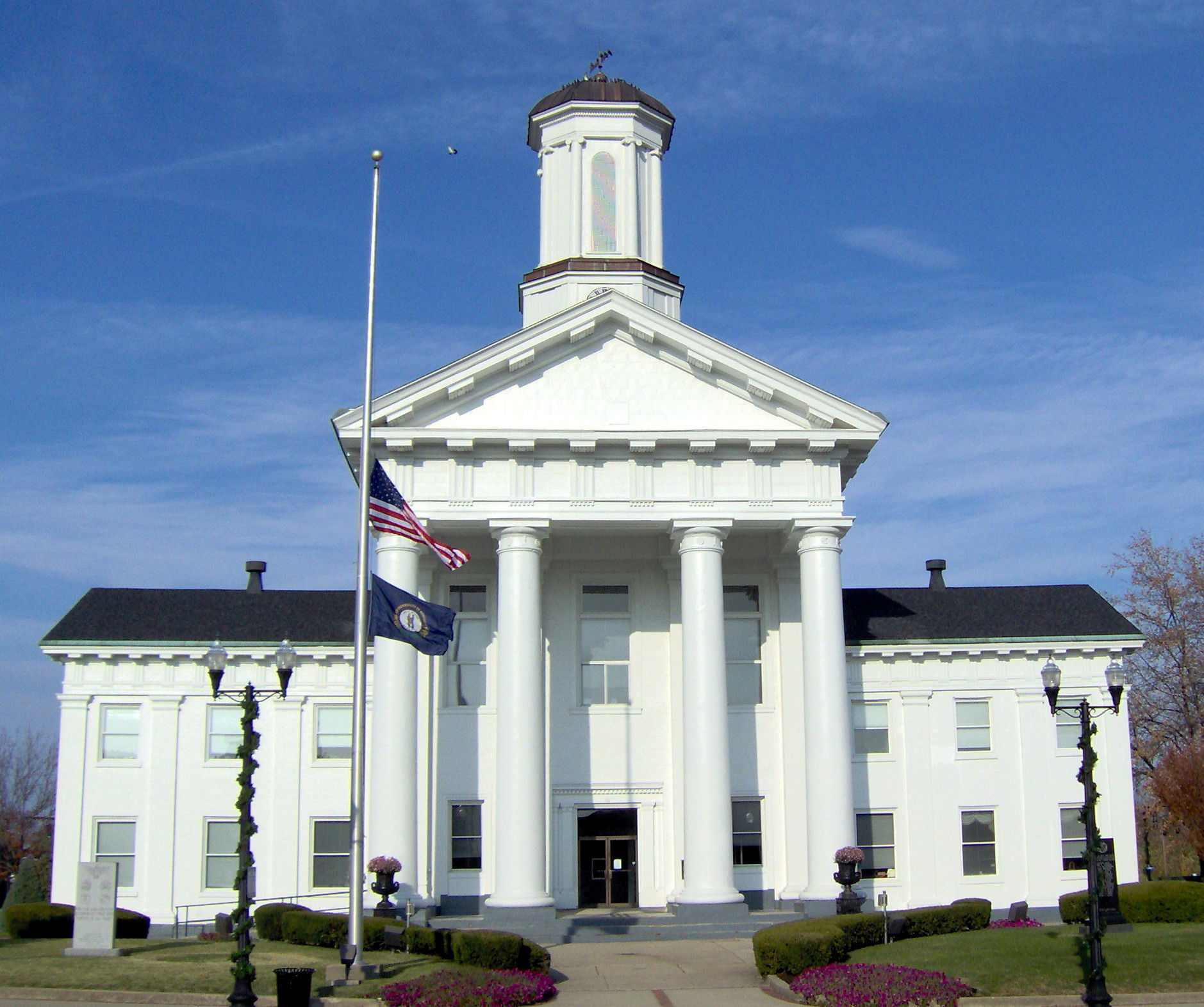 Image of Madison County, Kentucky courthouse located at 101 Wes…