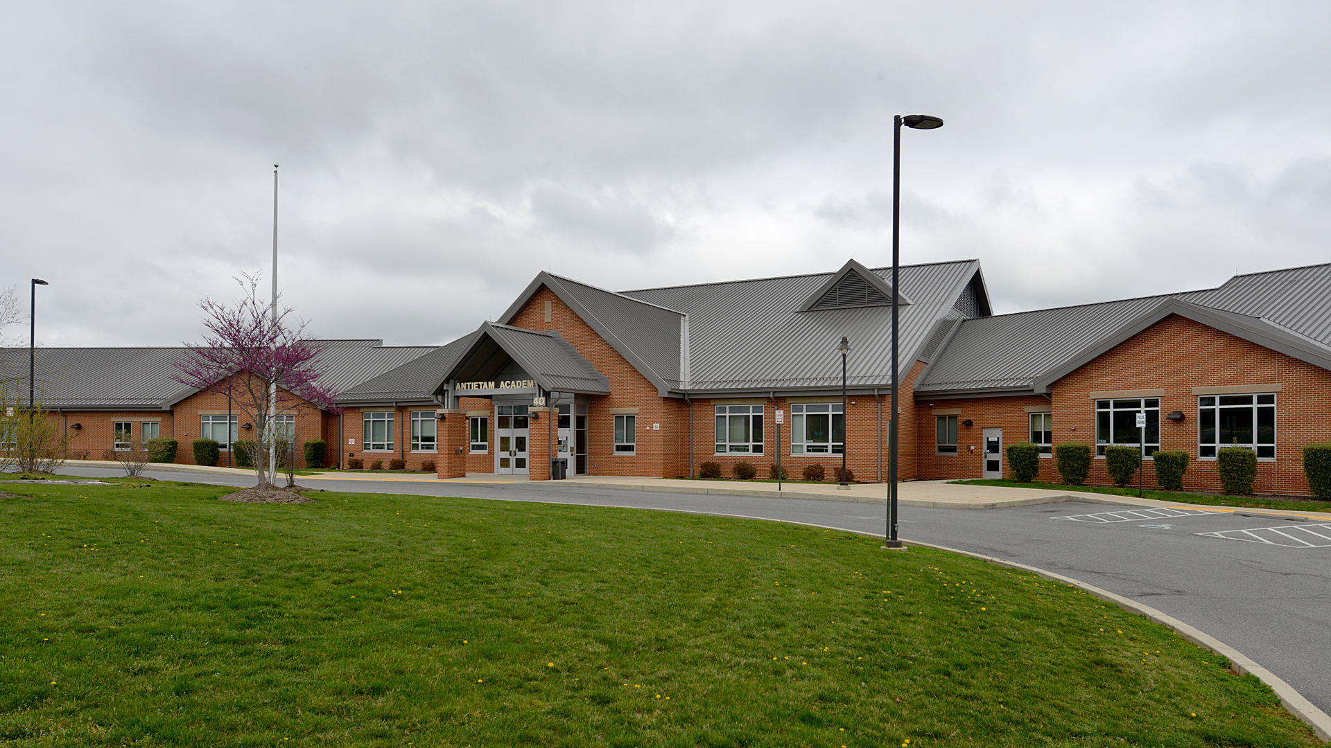 A public middle school and high school, grades 6-12 that is par…