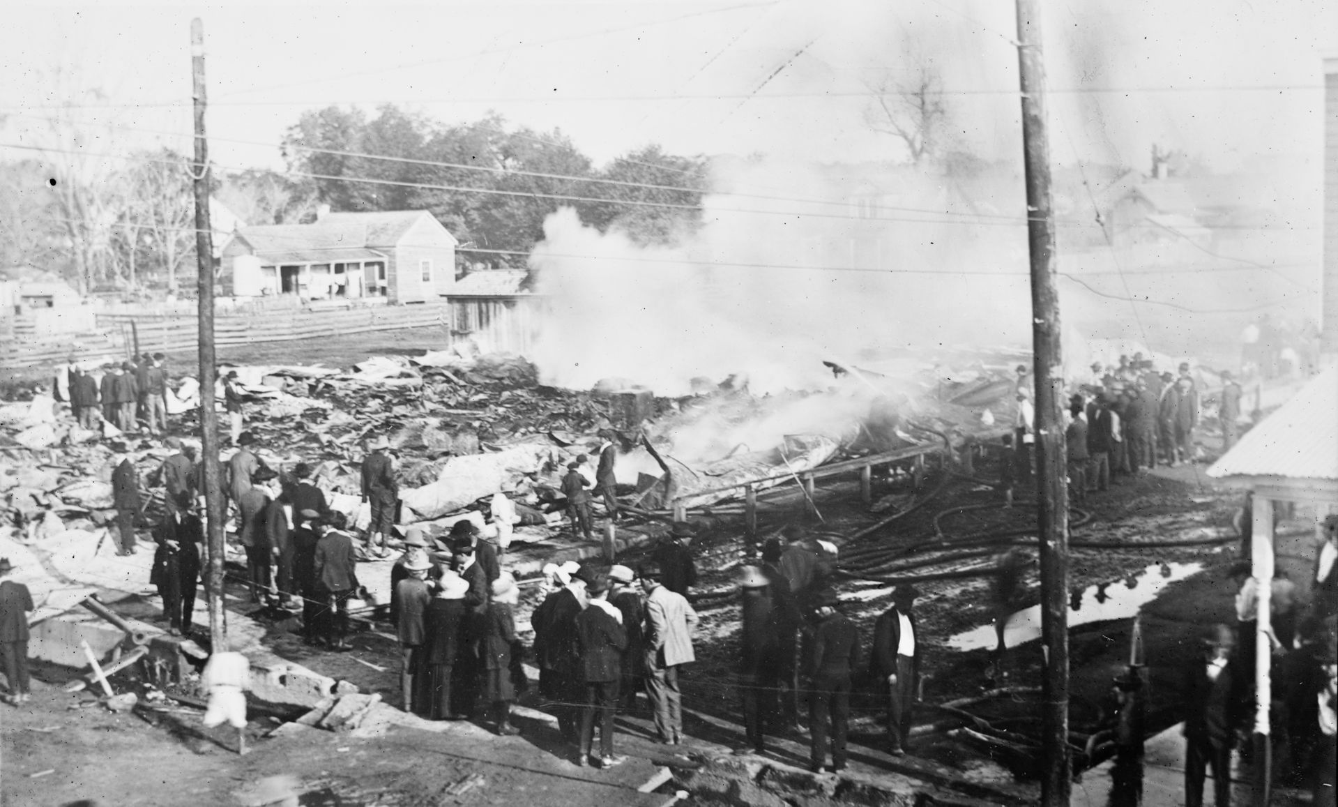 Fire at Ville Platte, La. Being early upon the scene the Red Cr…
