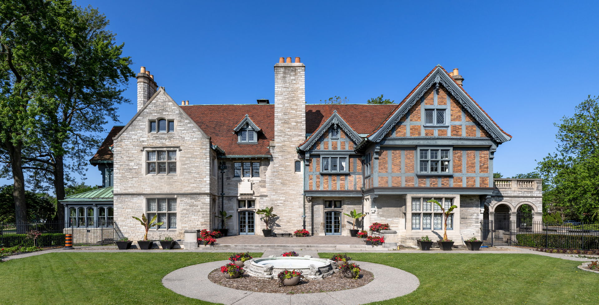 Willistead Manor, a manor house in Windsor, Ontario, designed b…