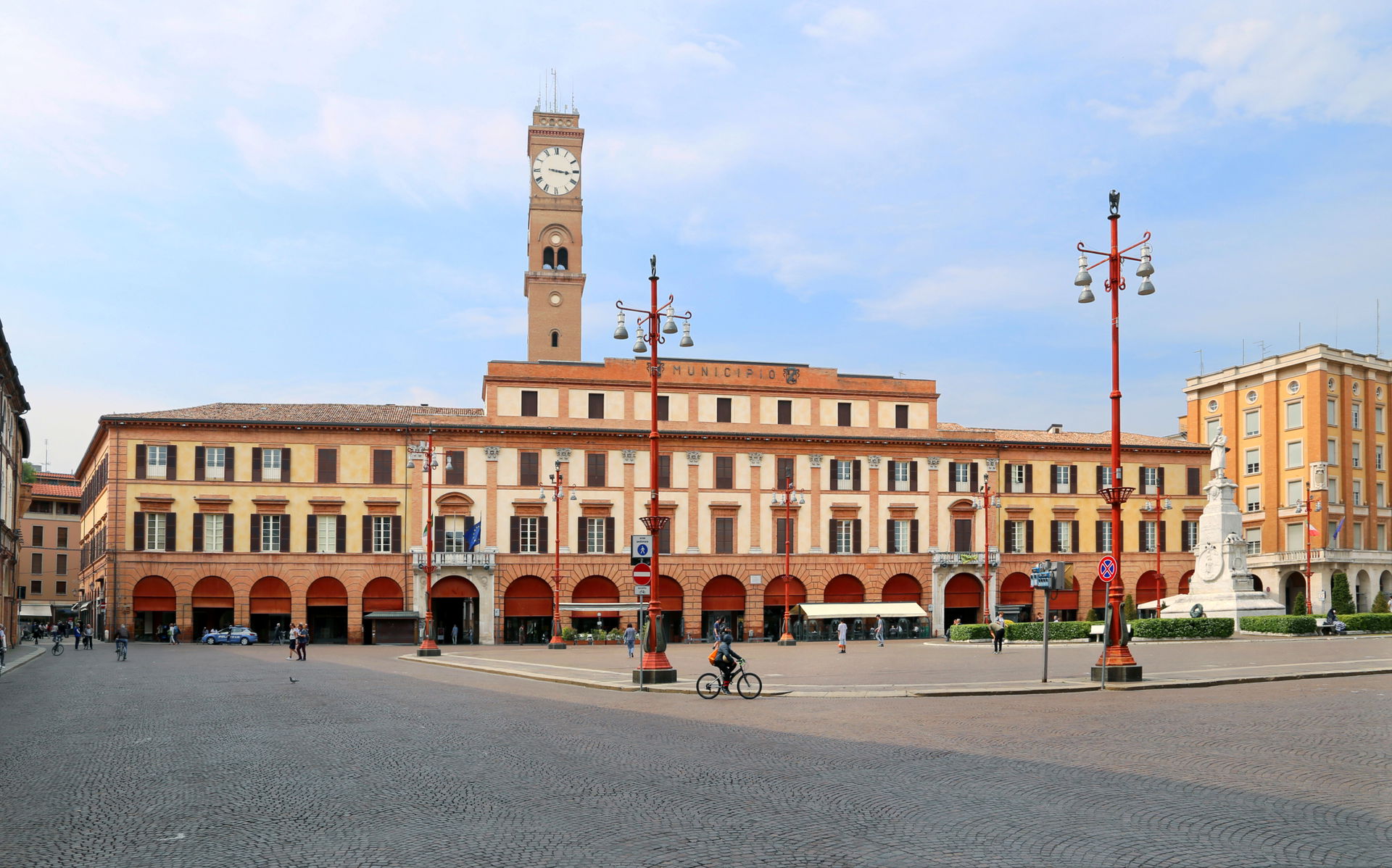This is a photo of a monument which is part of cultural heritag…