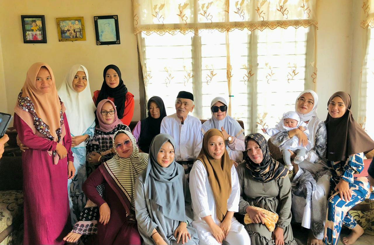 Foto keluarga husin ut algaus