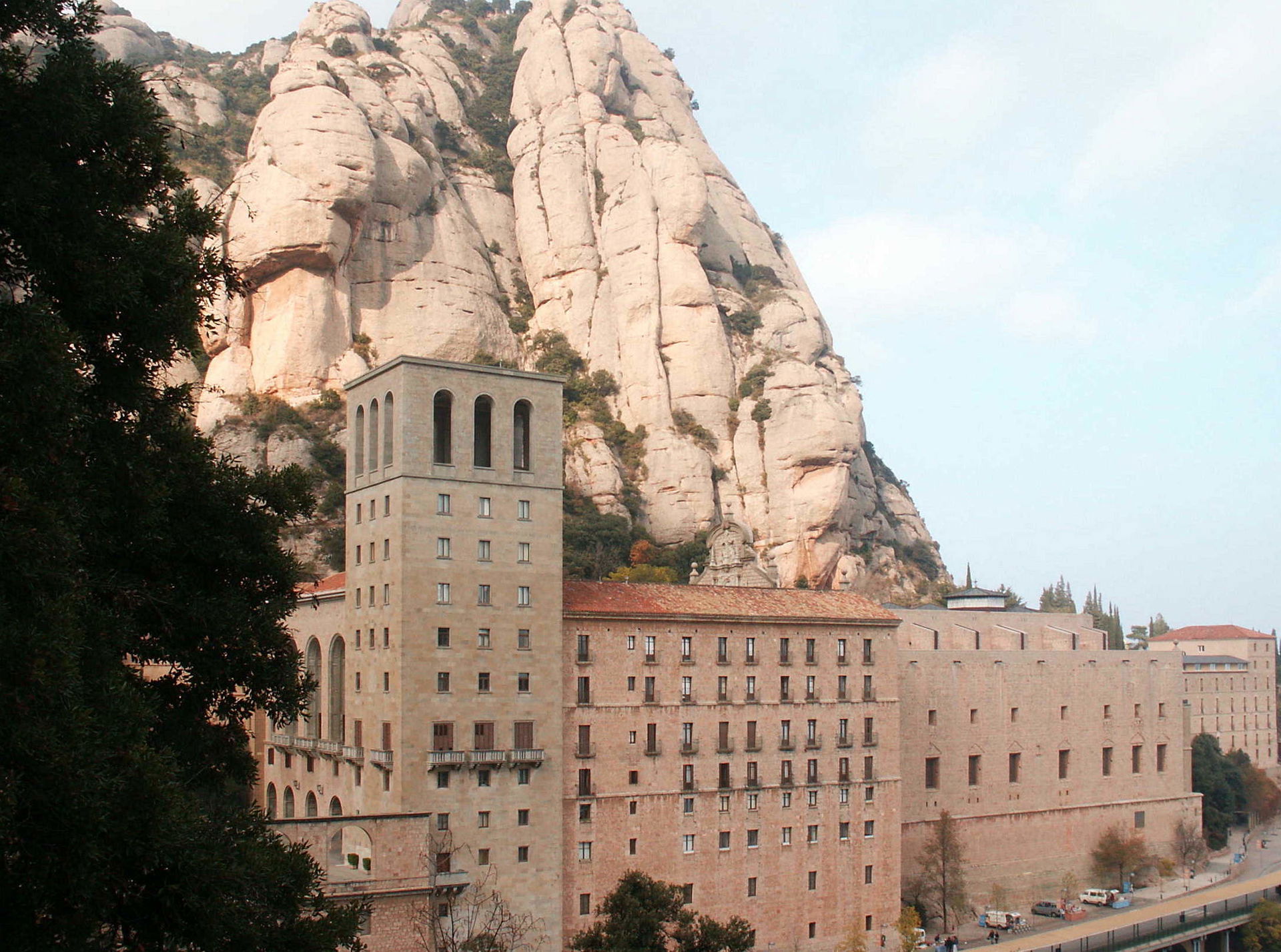 This photograph depicts the monastery at Montserrat in Cataloni…