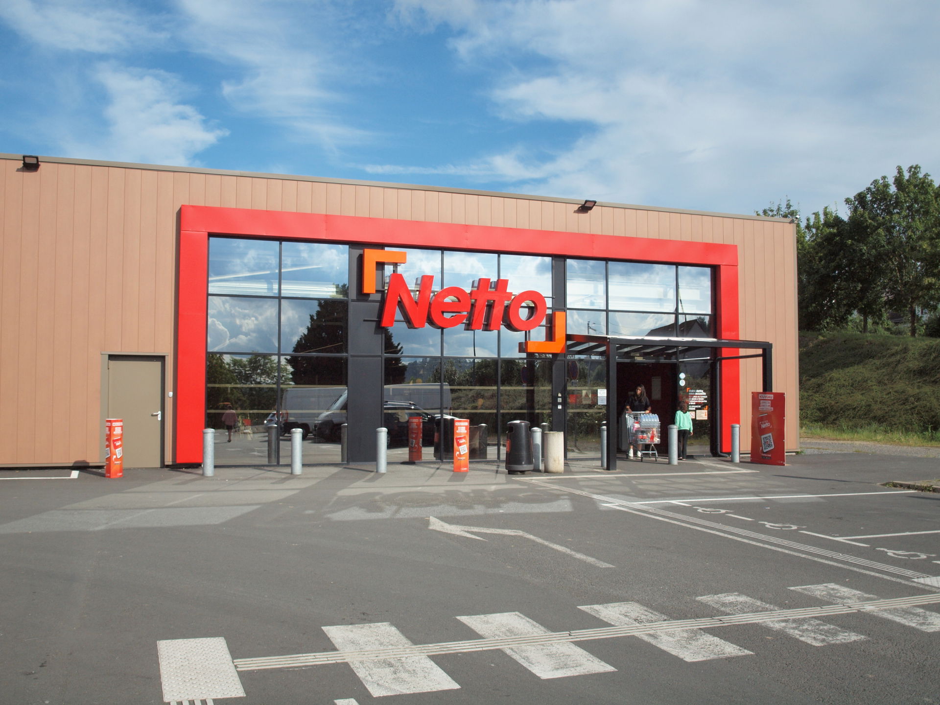 Givet (Ardennes, France) ; supermarché Netto