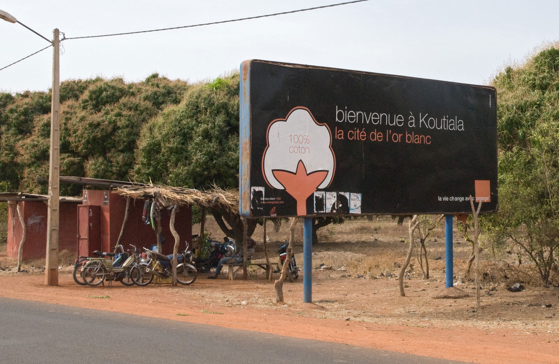 Billboard publicizing Koutiala as the city of the white gold (c…
