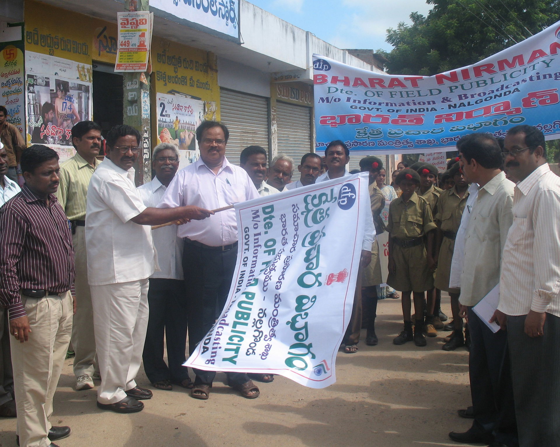 The MLA, Miryalaguda, Shri Joolakanti Rangareddy inaugurating t…