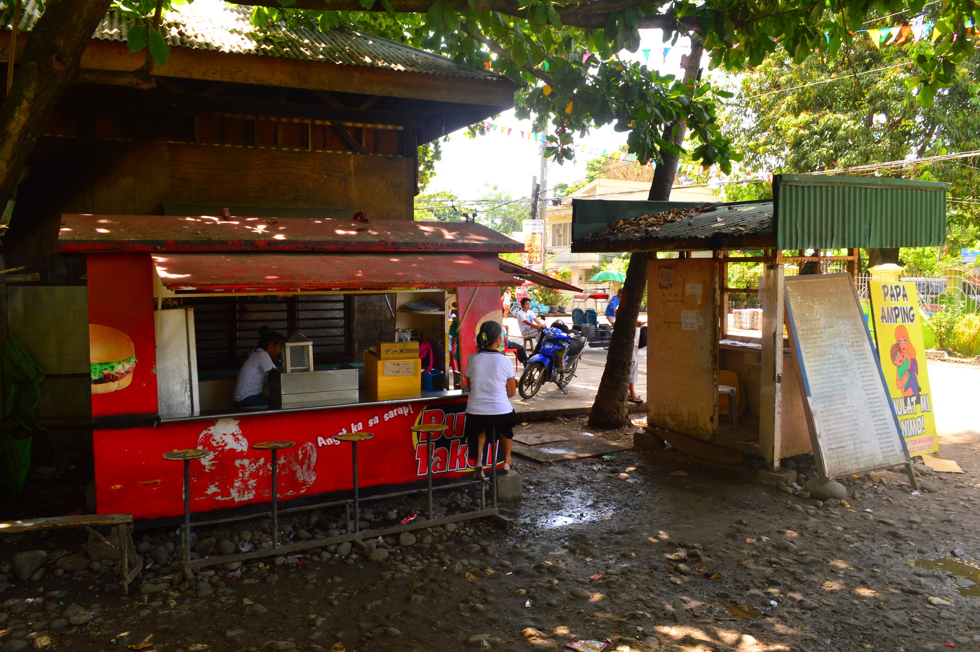 A typical scene in downtown Guihulngan City, Negros Oriental.