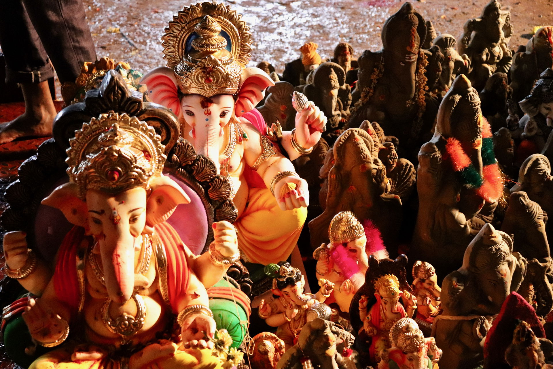 Ganesh Idols ready for submersion near Malaka pond, Hyderabad
