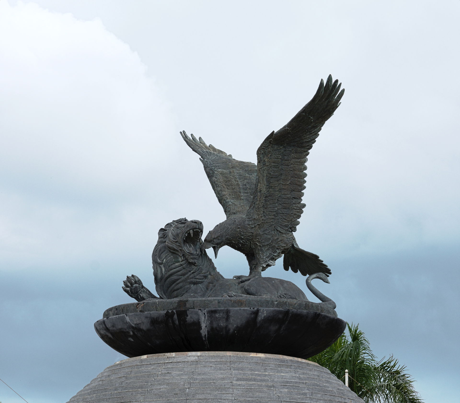 Sculpture "El León y el Águila" by Roberto Guiles, 2020, Ciudad…