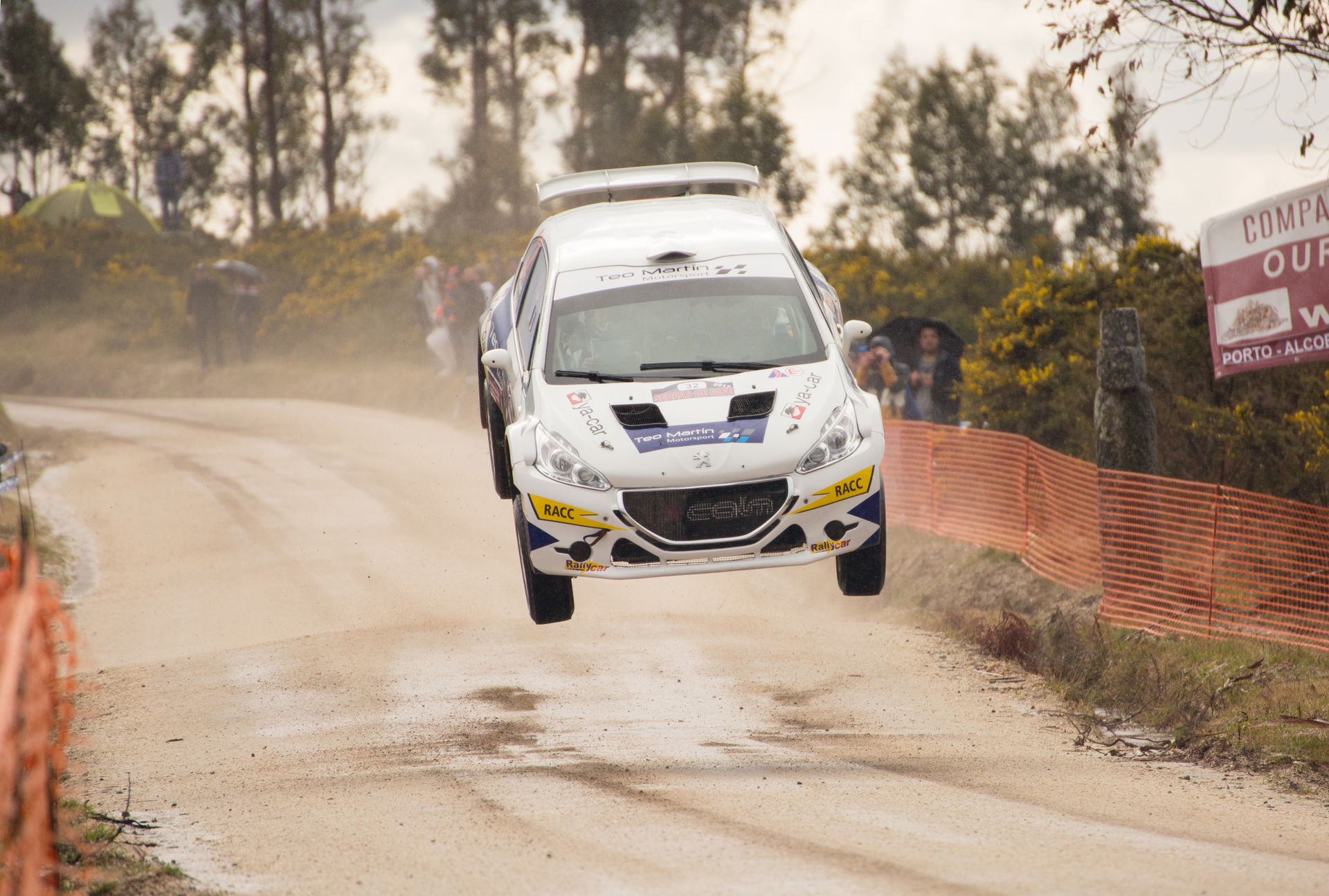 Pepe Lopez, Peugeot 208 T16, at Rally Serras de Fafe 2017.