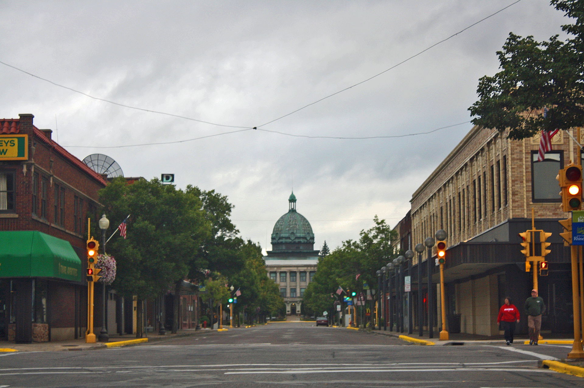 Looking east at downtown w:Rhinelander, Wisconsin on w:U.S. Rou…