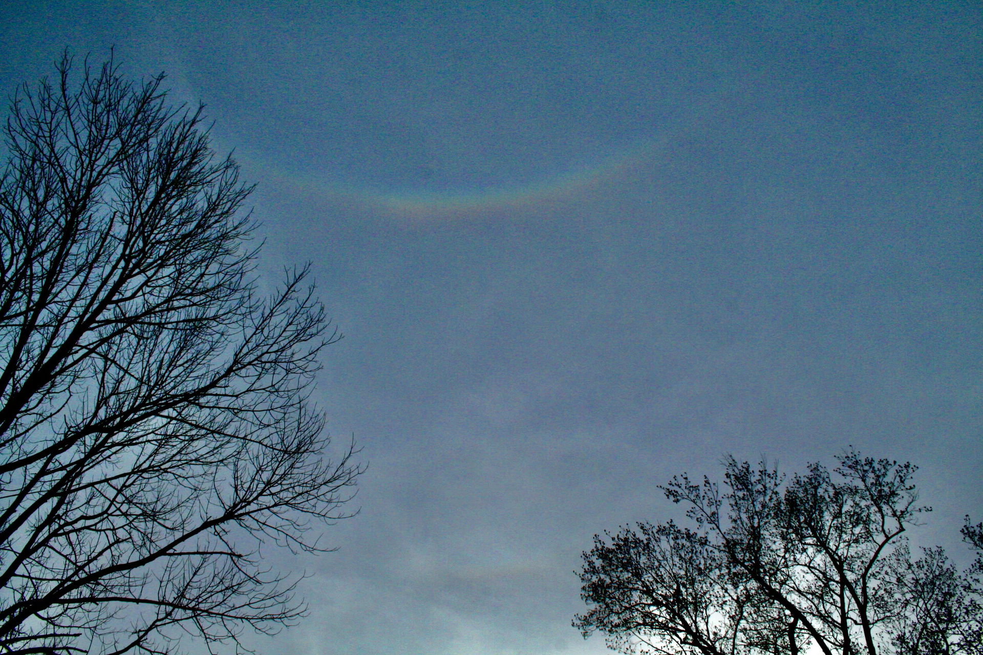 Sun dog (bottom) with parry arc (above sun dog, middle) and cir…