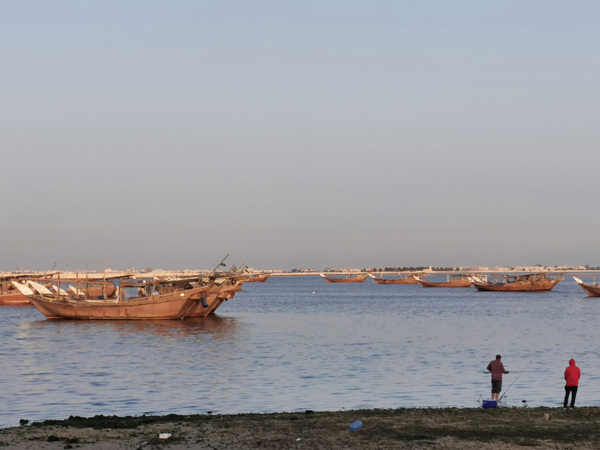 Barkassen at Qatif shores