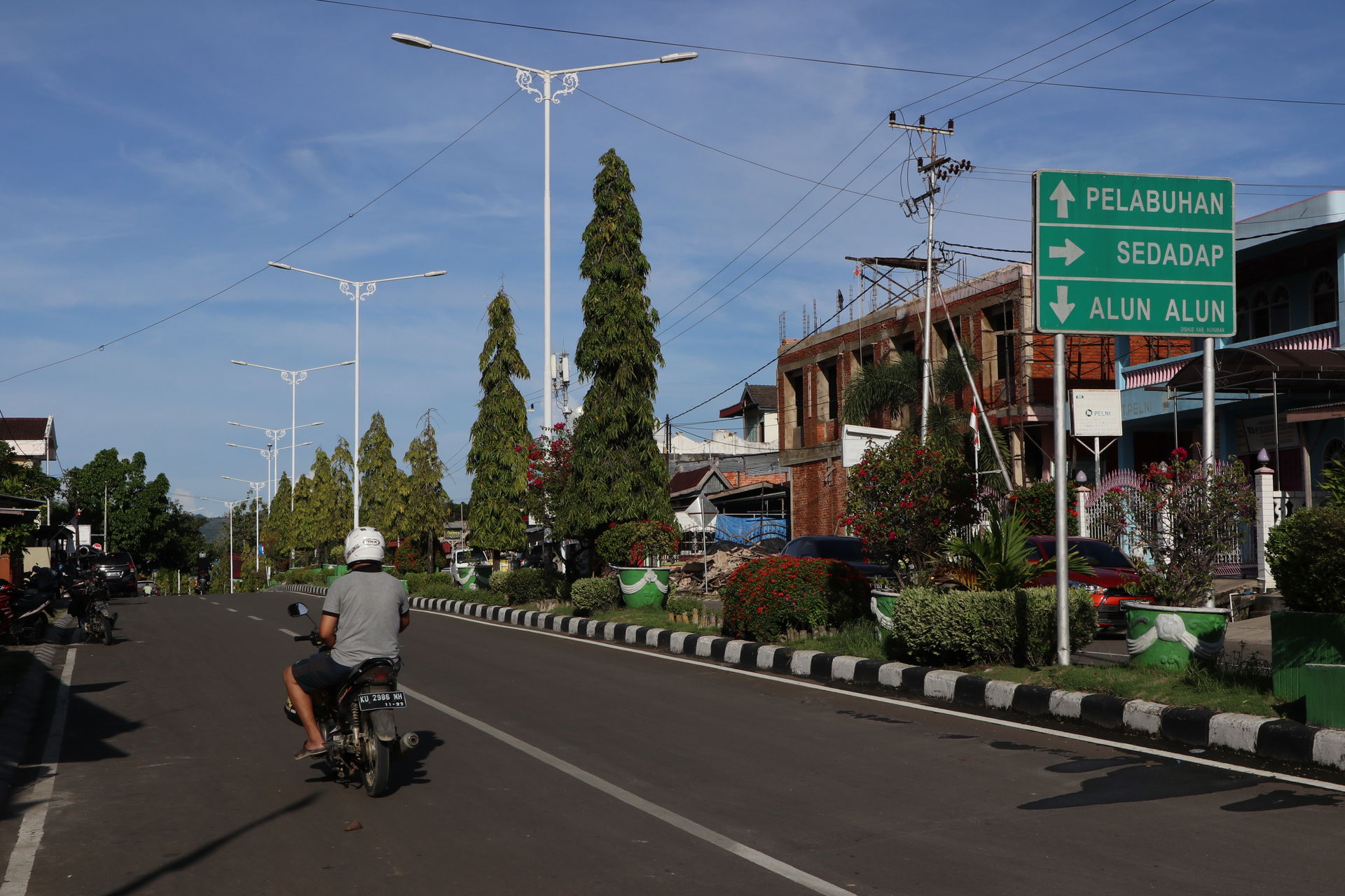 Salah satu jalan protokol di kota Nunukan, Kalimantan Utara.