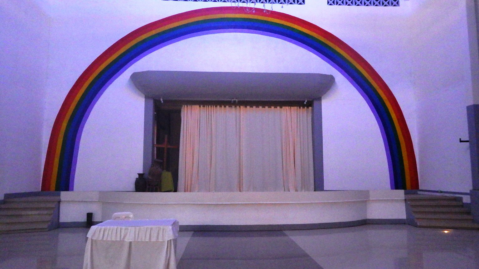 Interior/ rainbow motif