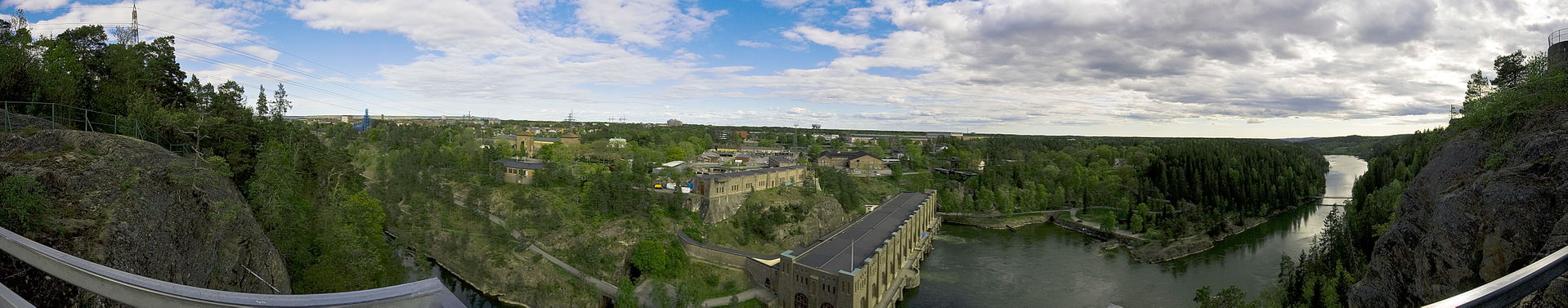 Panoramavy från utsiktsplatsen Kopparklinten i Trollhättan, där…
