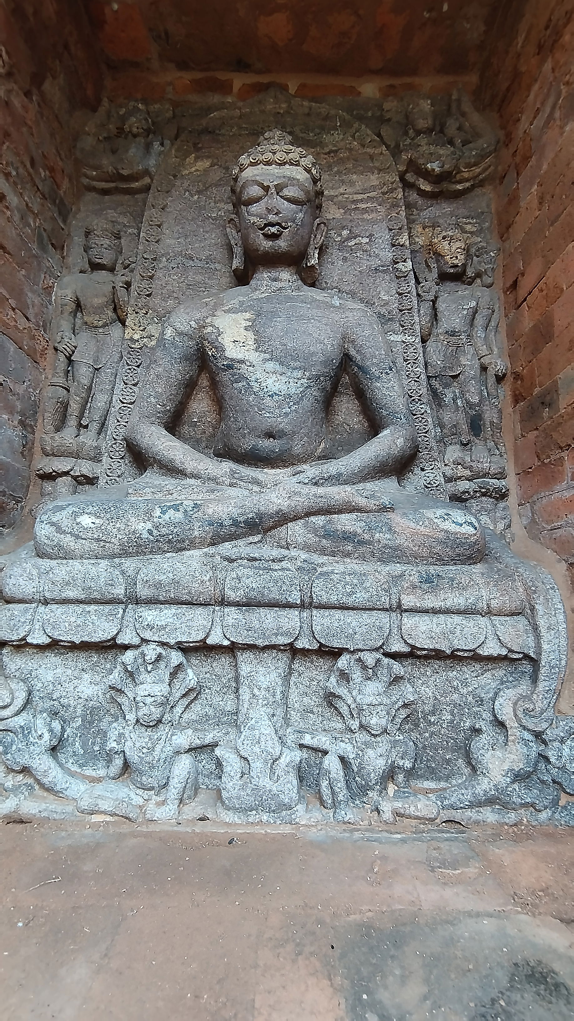 Ratnagiri (Odia: ରତ୍ନଗିରି, meaning "hill of jewels") is the sit…
