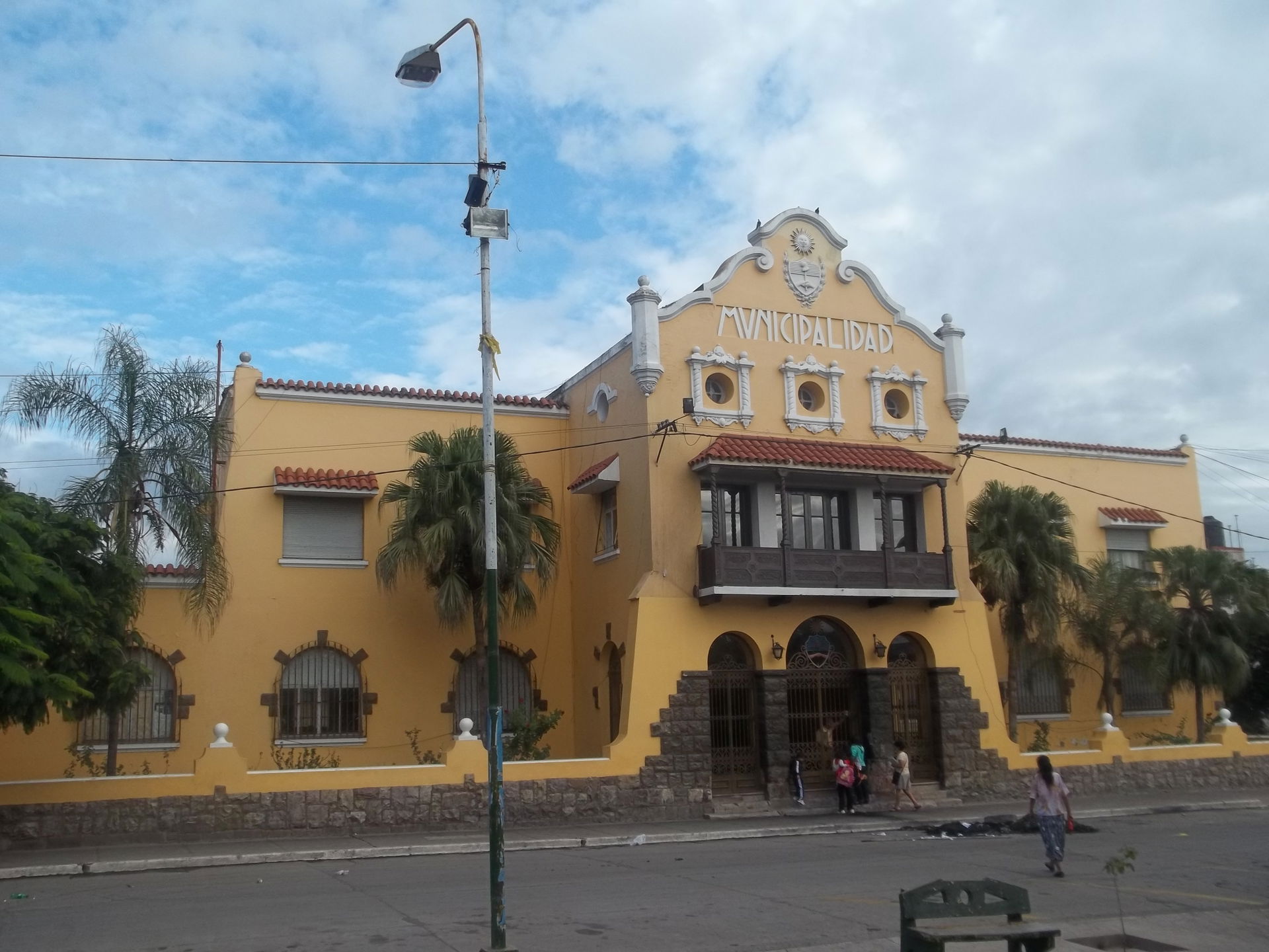 Vista frontal de la sede de la Municipalidad de San Pedro de Ju…