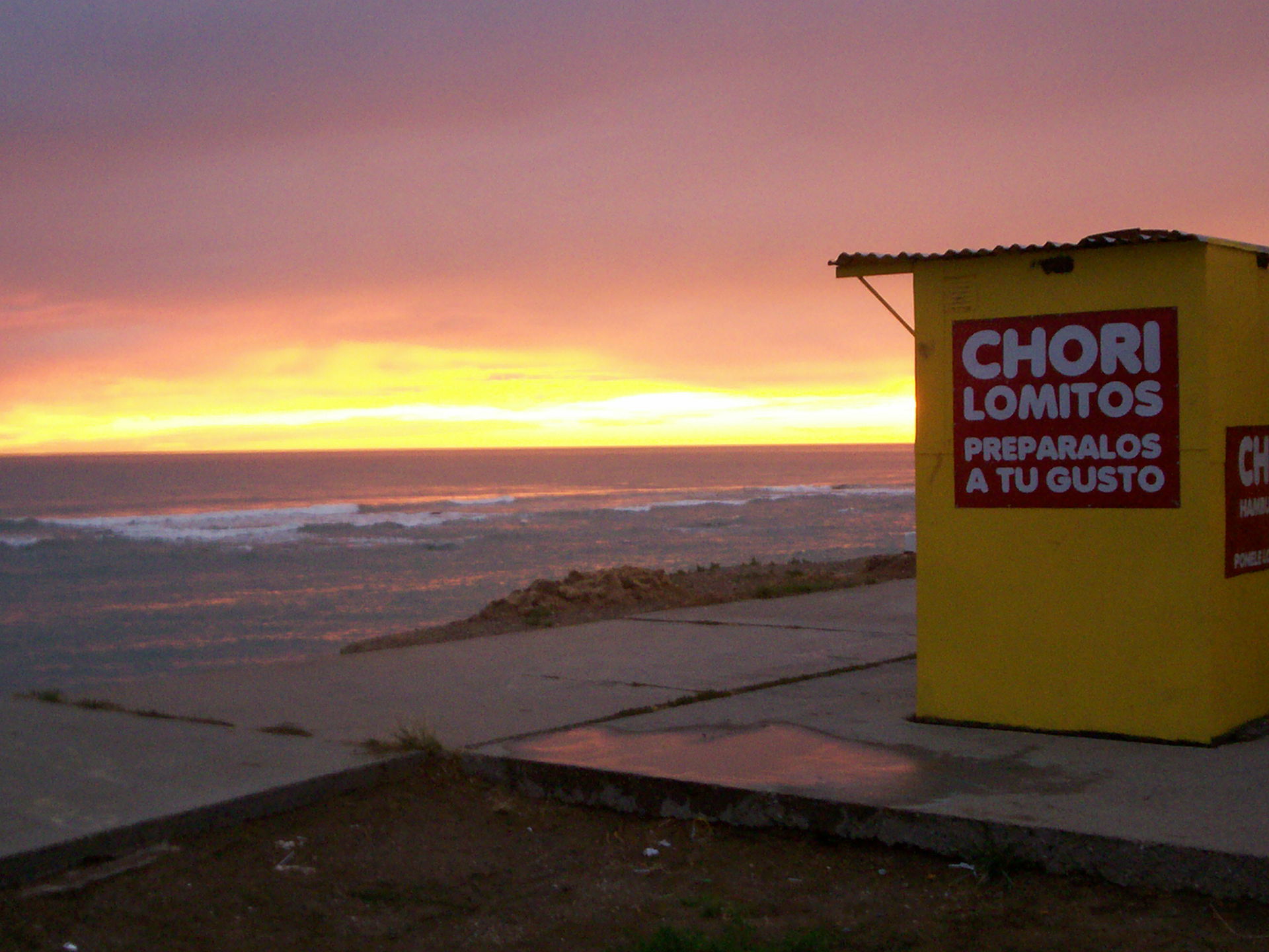 Amanecer en Caleta Olivia.