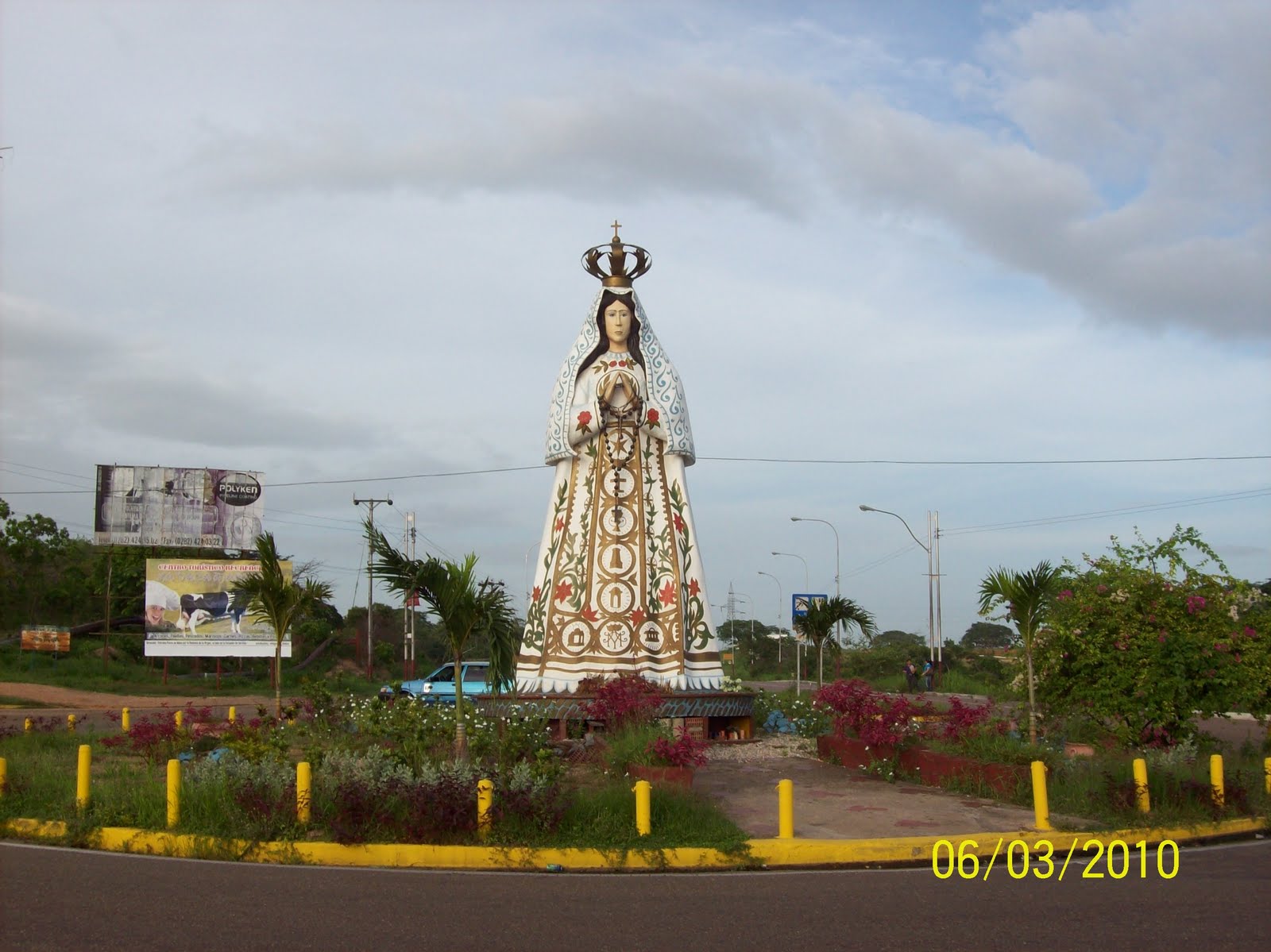 Monumenro a la VIRGEN DEL VALLE. (crucero de la virgen)