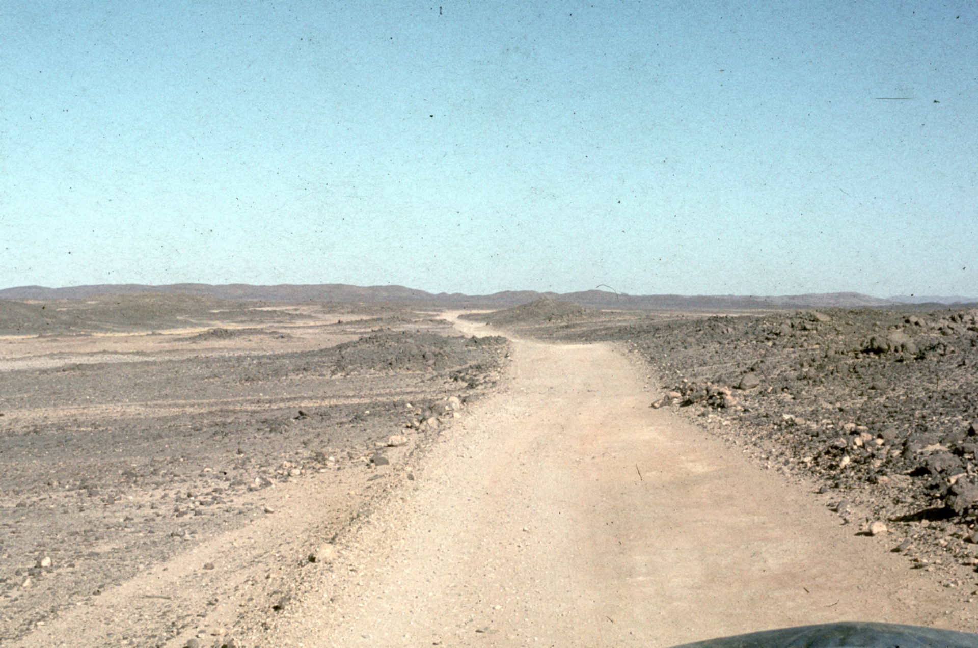 The road between Gao and Tessalit, Nothern Mali