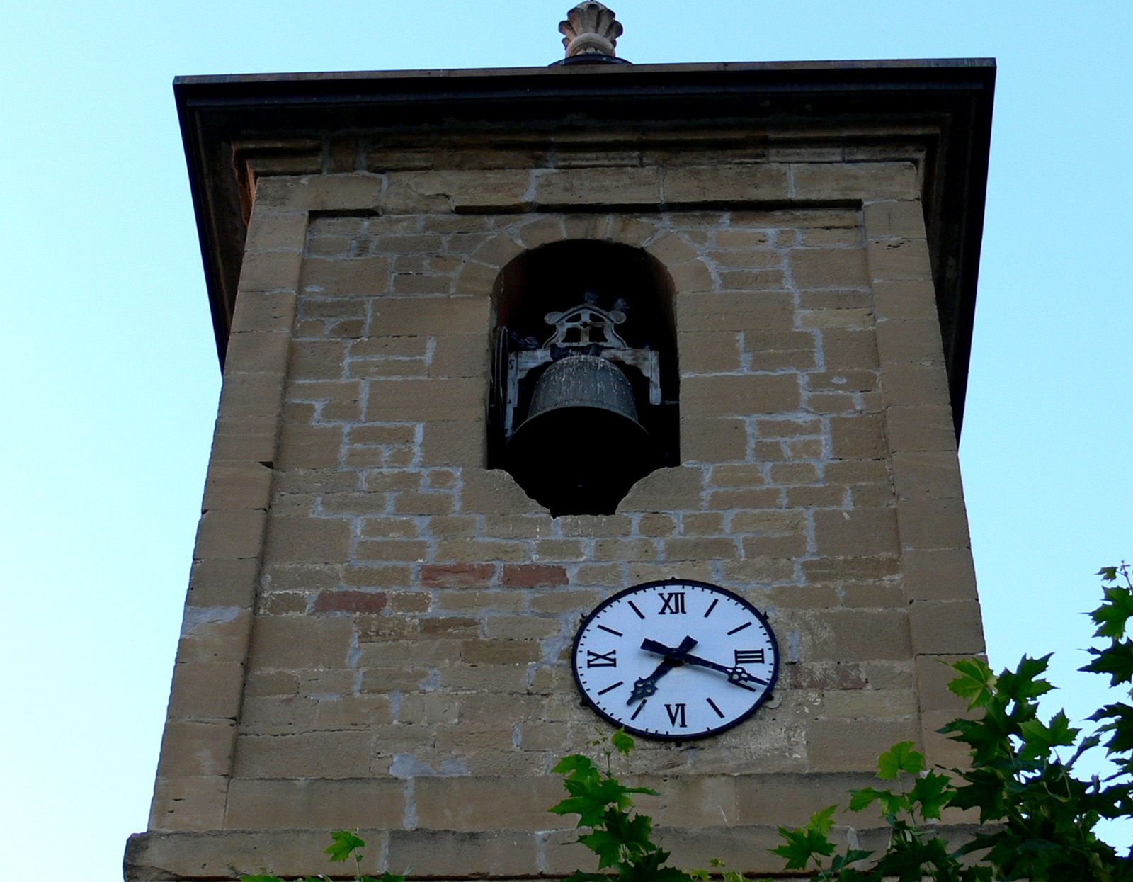 Iglesia de San Juan Bautista en Cihuri, La Rioja - España.